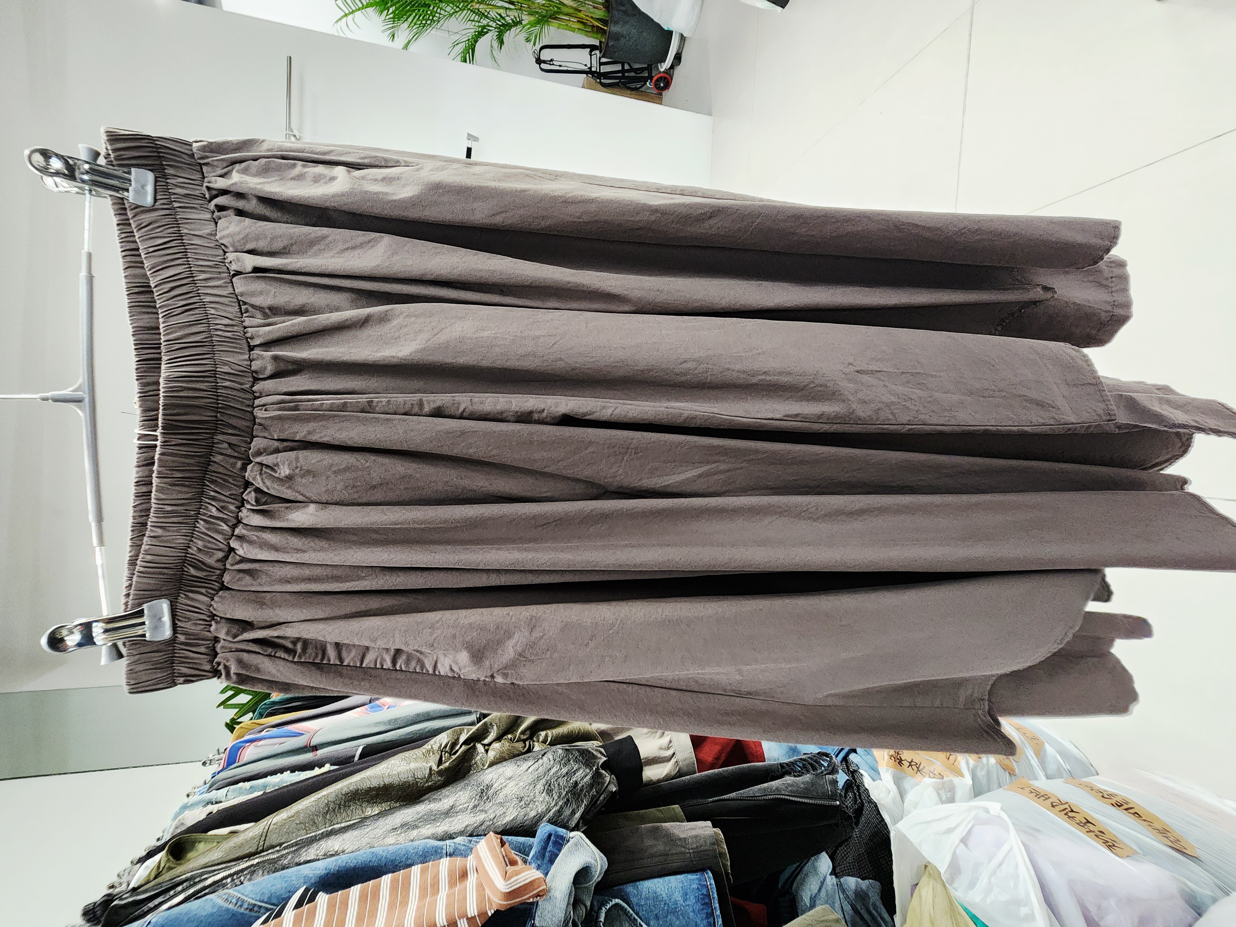 8822K BROWN MINIMALIST CULOTTES WITH LAYERS, RELAXED FIT, WITH ELASTIC WAISTBAND