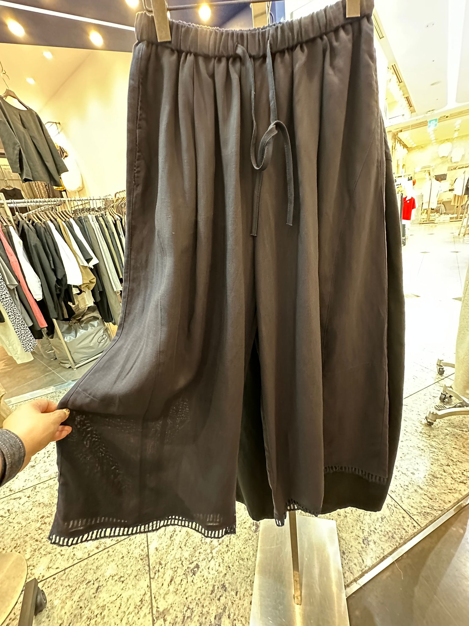 7008S NAVY CASUAL, LINEN CULOTTES, RELAXED FIT, with SHEER HEM DETAIL