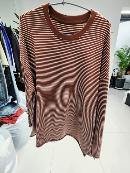 0915T BROWN STRIPED OVERSIZED LONG SLEEVE CREW NECK TEE