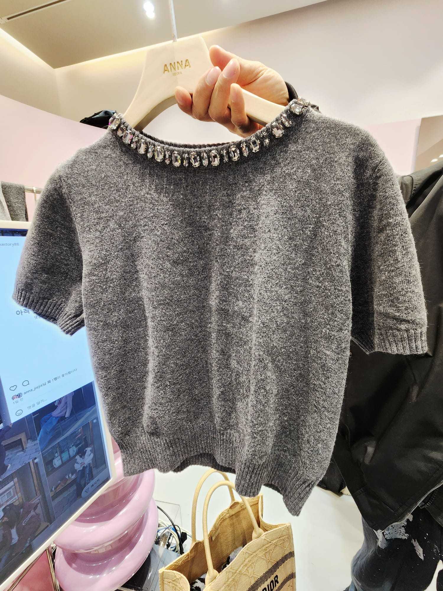 1321T DARK GREY WITH COLLAR EMBELLISHMENT KNIT TOP