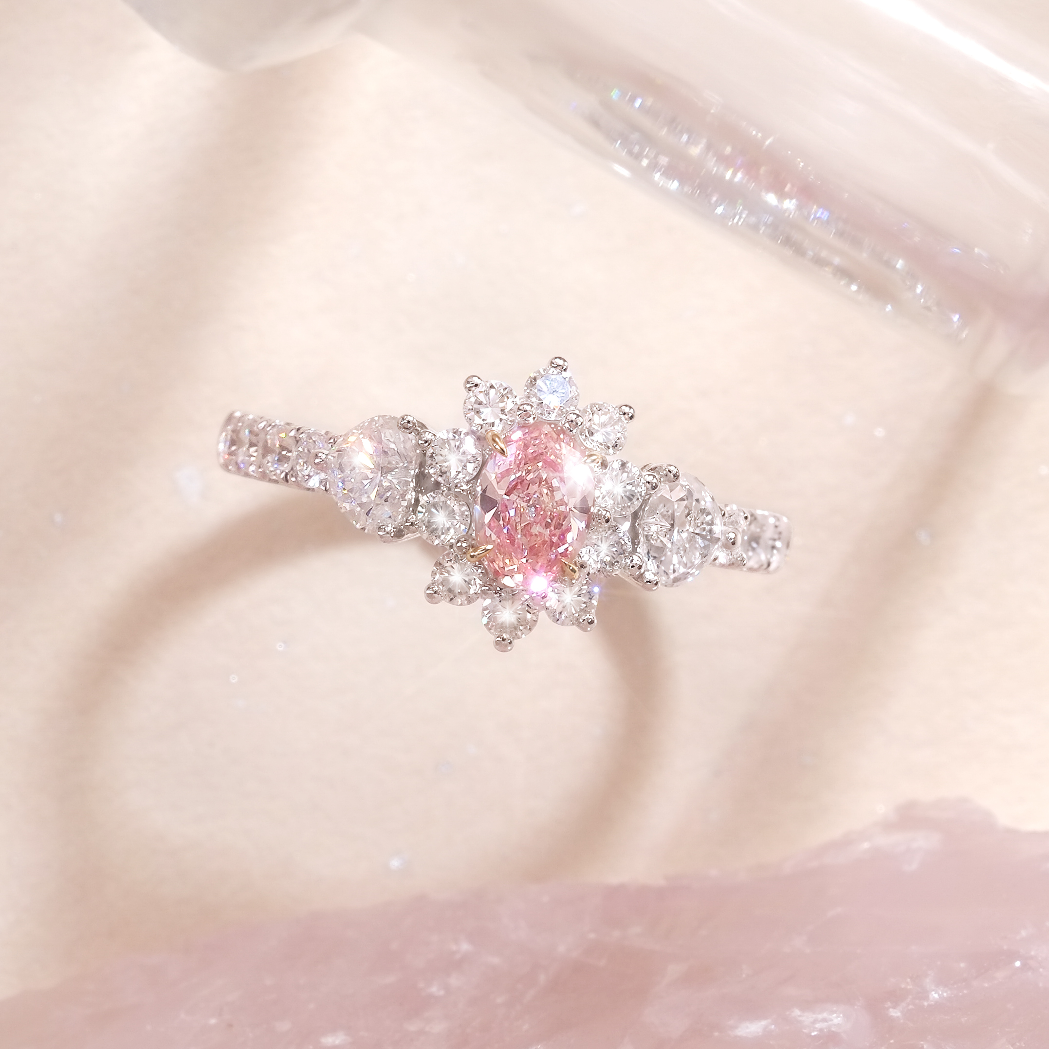 橢圓形粉鑽 18K金戒指