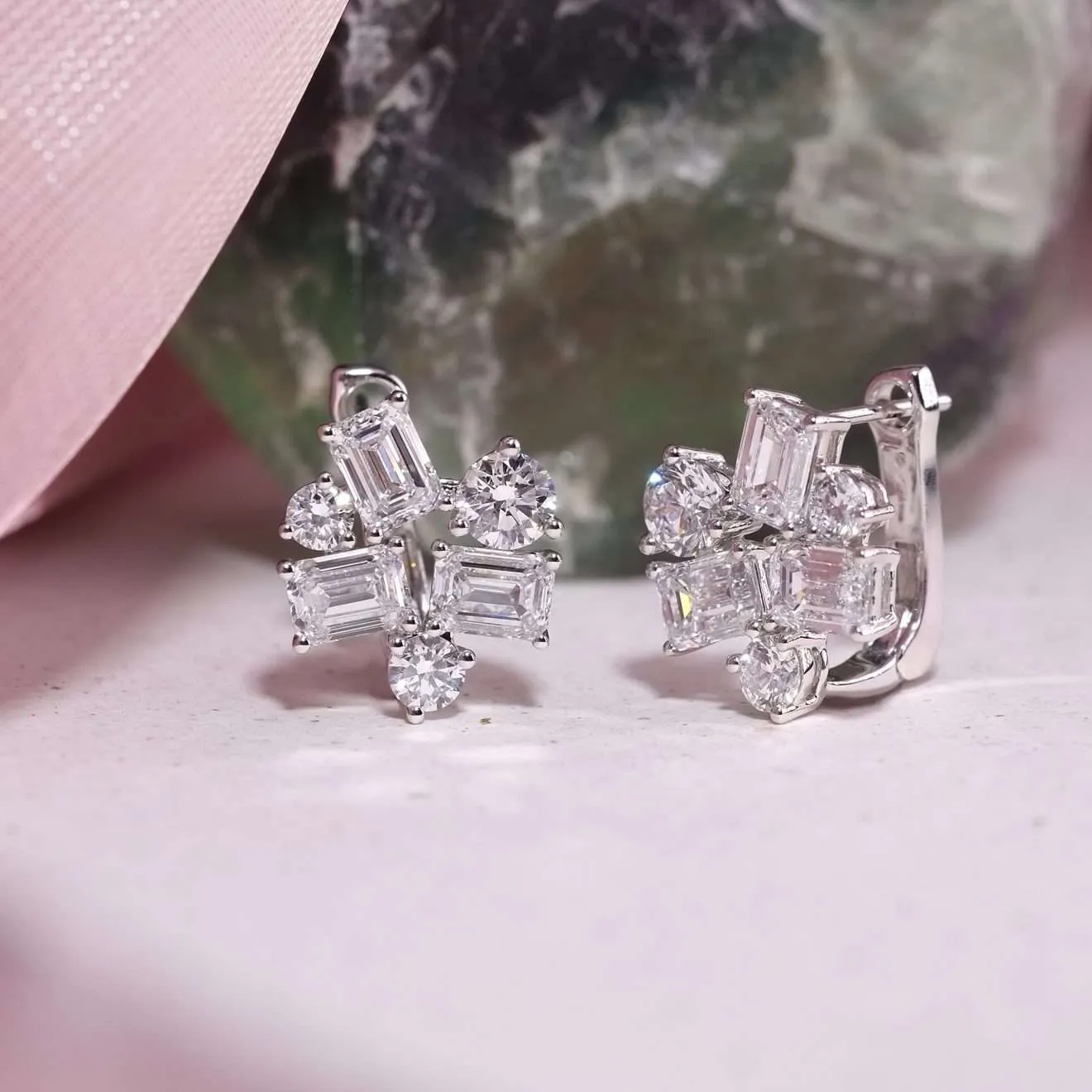 祖母綠形及圓形耳環