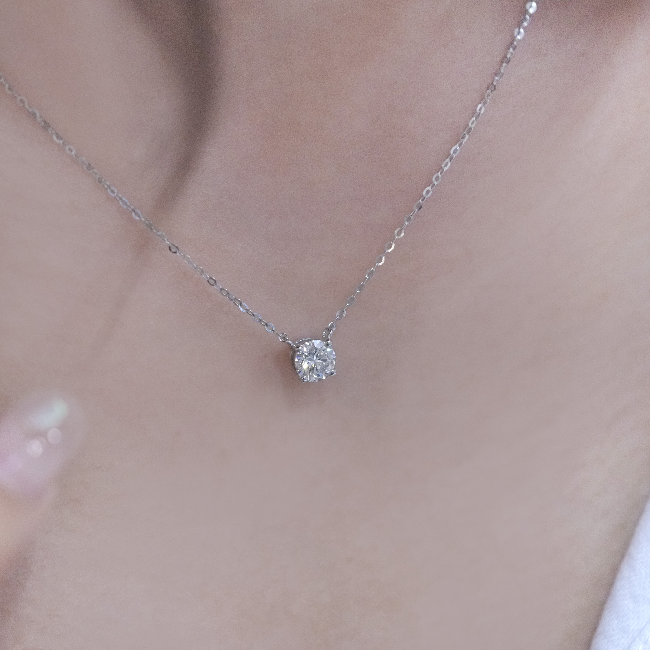 四爪梗鑲培育鑽石頸鏈 (50份)