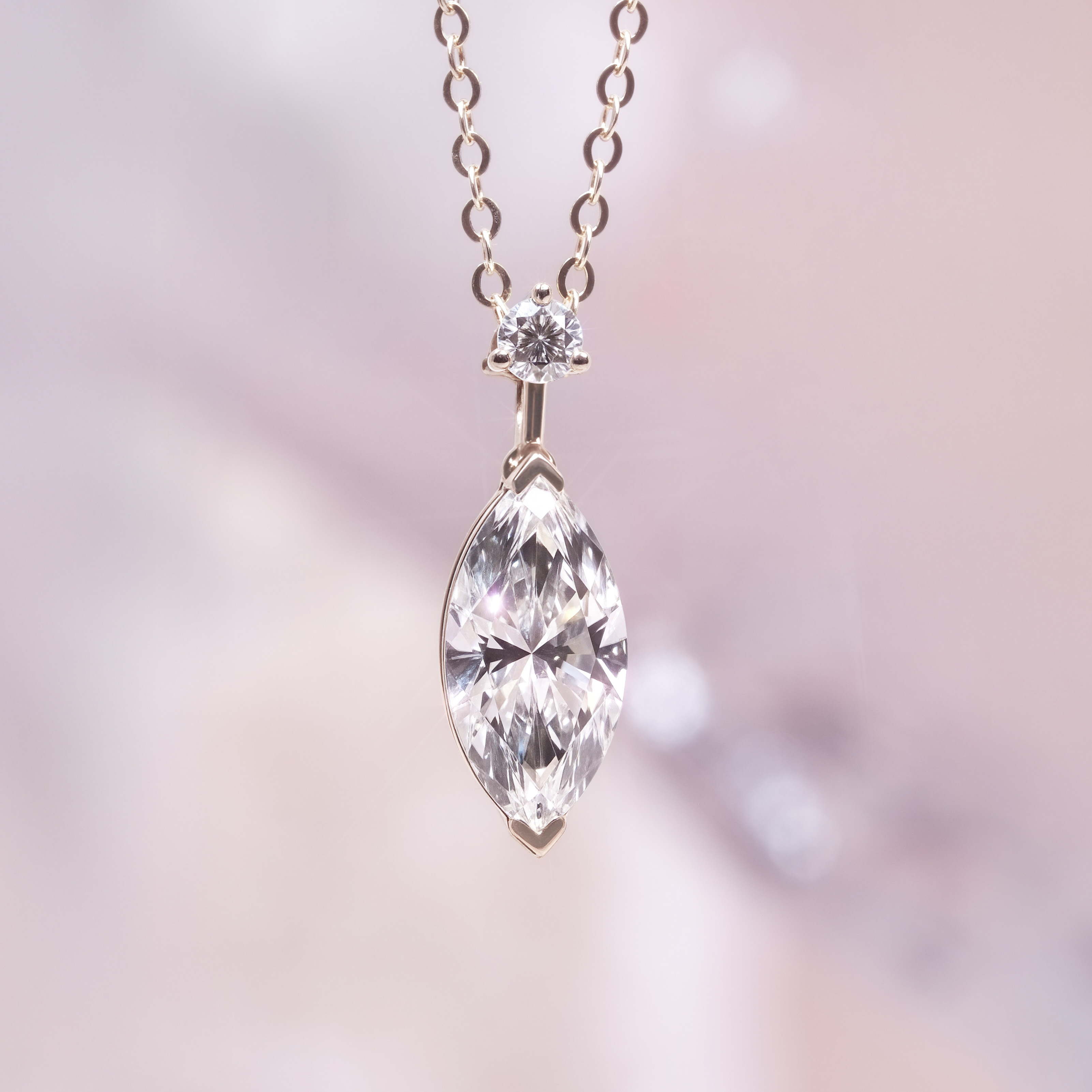 1卡馬眼形培育鑽石垂墜頸鏈