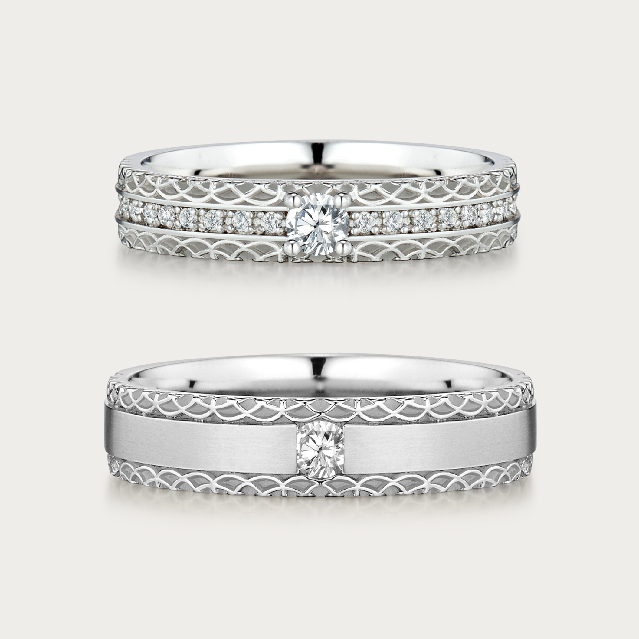 青瓦古典天然鑽石結婚對戒平放展示,採用白金色設計。戒指上下邊緣雕刻著猶如韓屋屋瓦般細膩層疊的波浪紋理 (Scallop Pattern)。上方女戒配以 0.2ct 主鑽與閃爍排鑽;下方男戒中央鑲嵌 0.1ct 鑽石並搭配平滑的拉絲霧面。