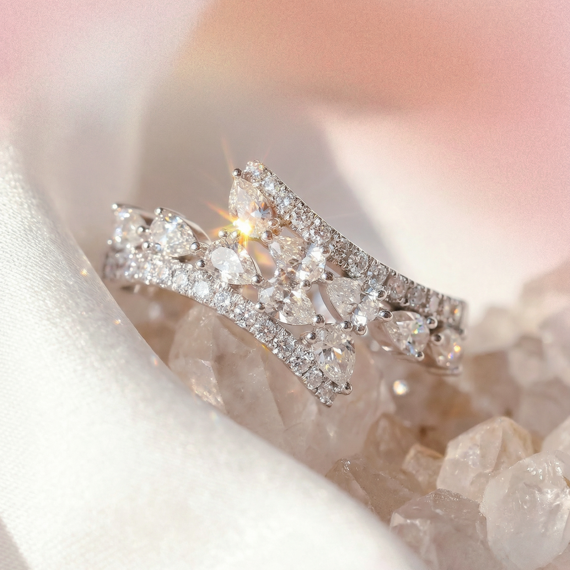 水滴流線形排鑽戒指