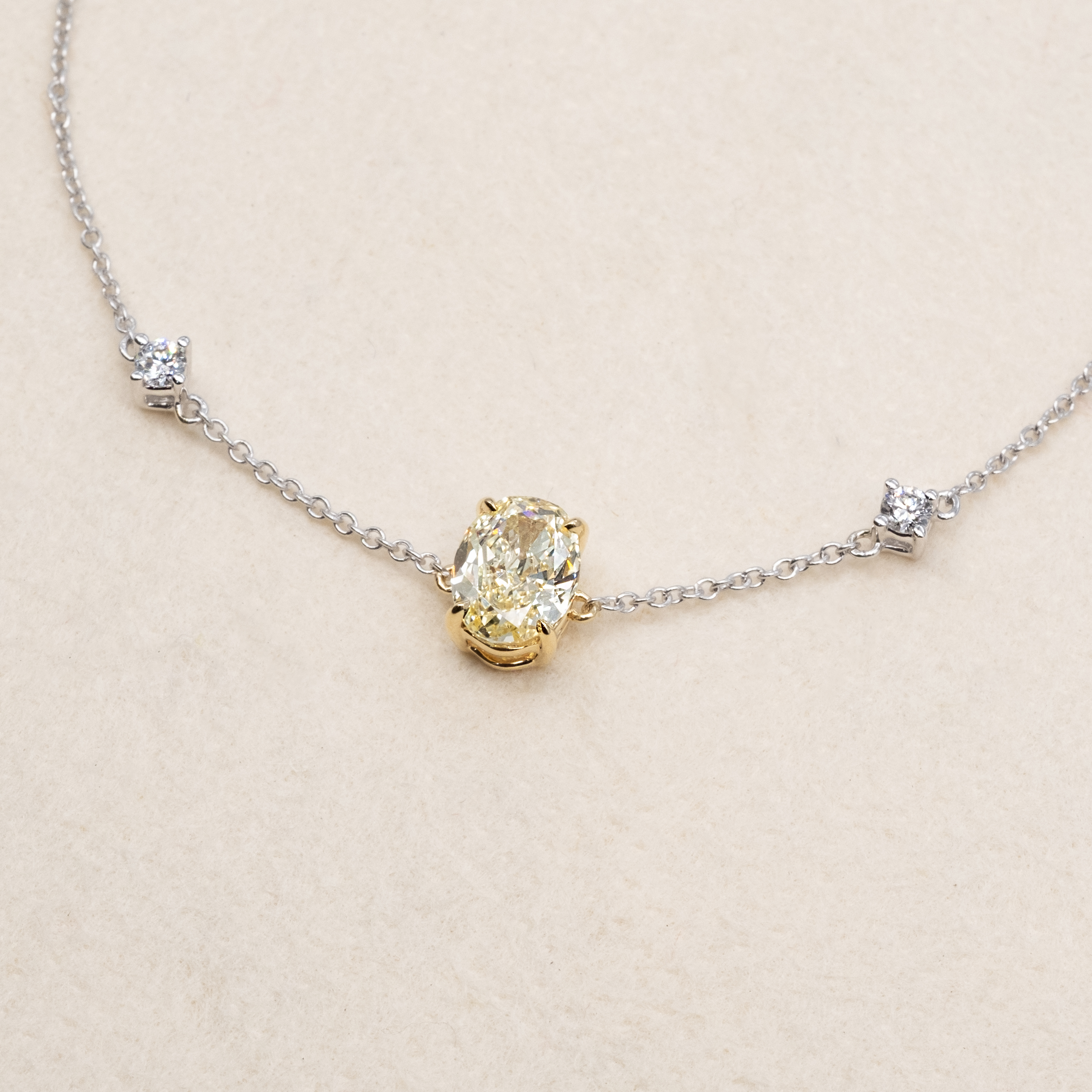 0.90ct VS1 橢圓形培育黃鑽18K白黃金手鏈 (附證書)