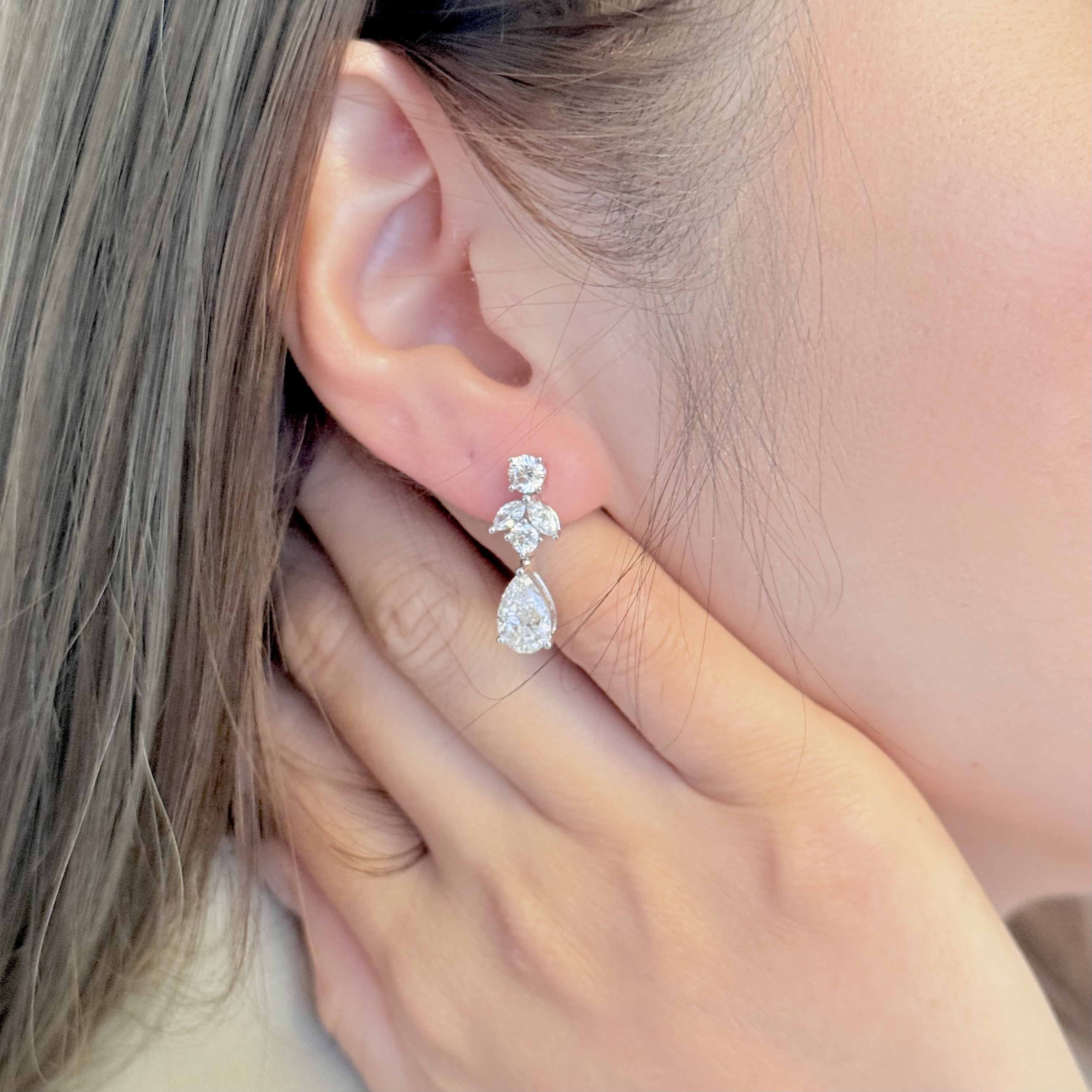 天使之淚梨形培育鑽石垂墜耳環