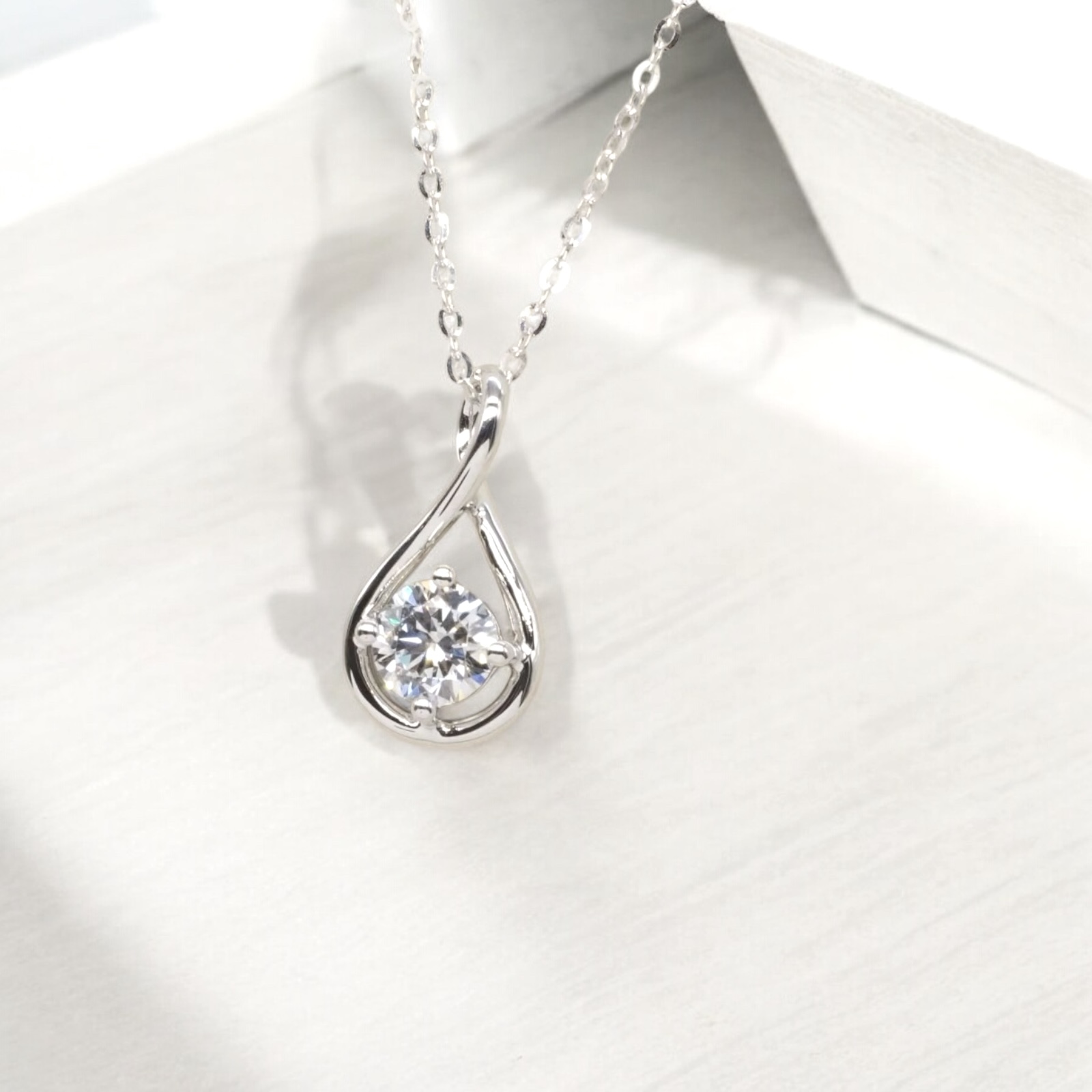 永恆培育鑽石吊墜連18K頸鏈