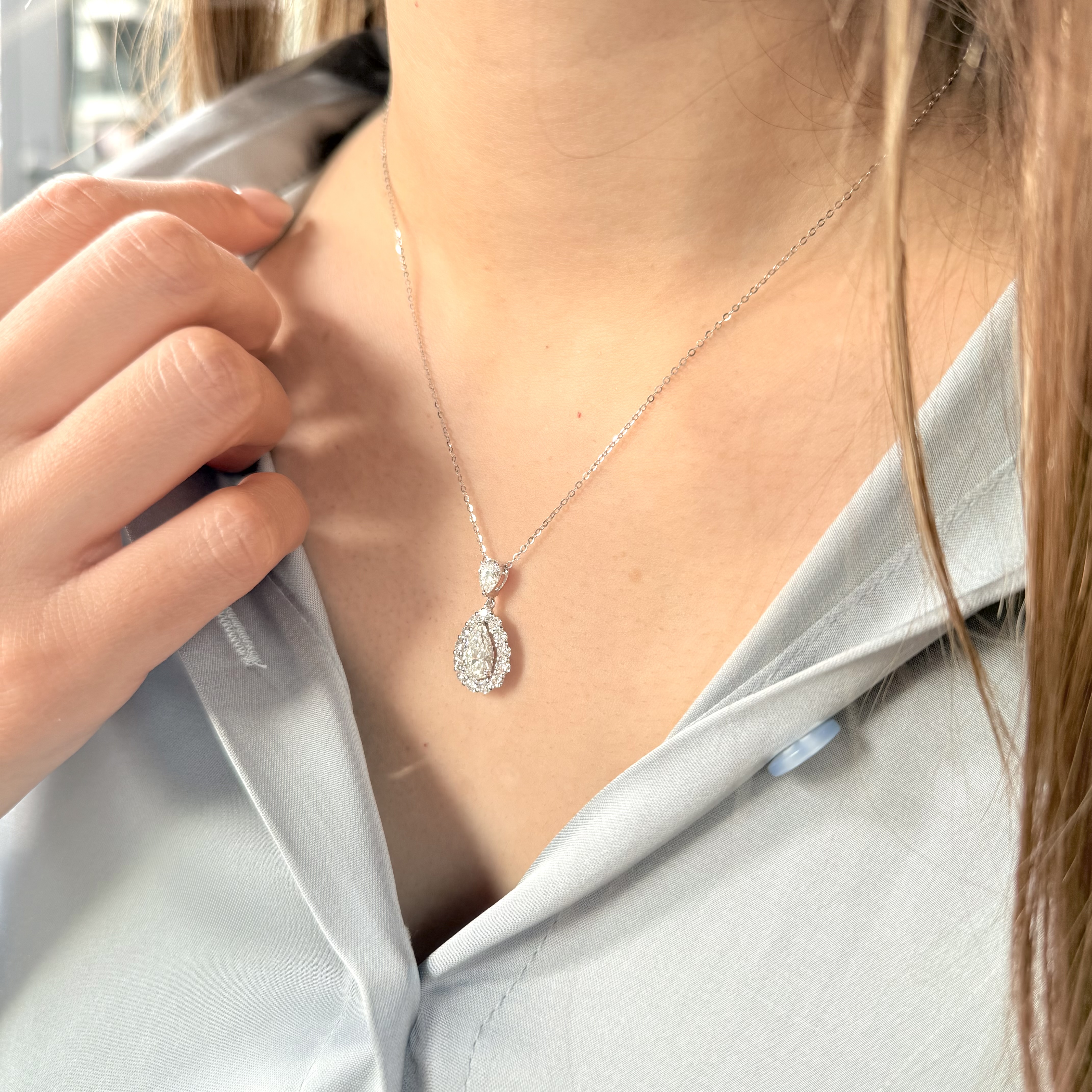 淚之水滴梨形培育鑽石吊墜連18K頸鏈