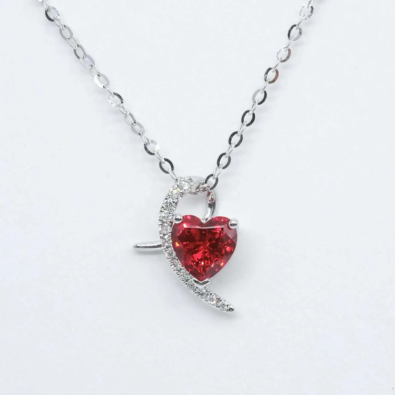心形培育寶石鑲鑽吊墜連18K頸鏈