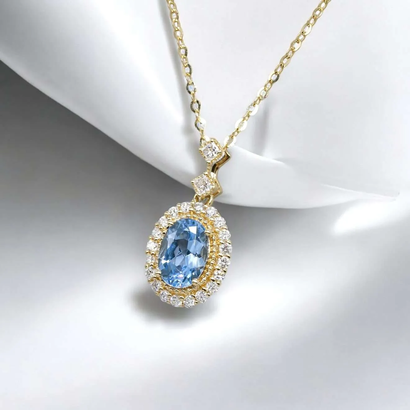 圓珠光環橢圓形培育寶石吊墜連18K頸鏈