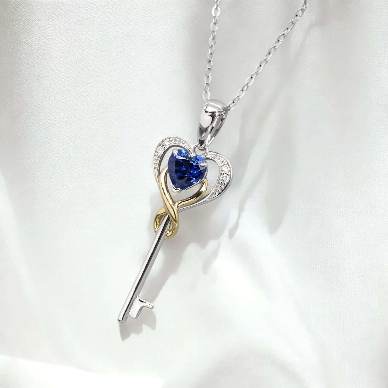 心形培育寶石愛心之匙吊墜連18K頸鏈