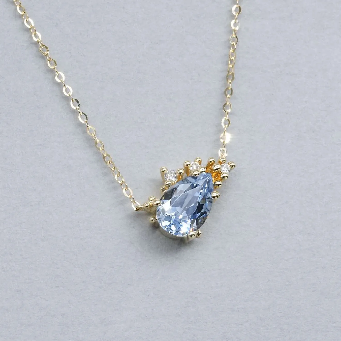 星芒梨形培育寶石頸鏈