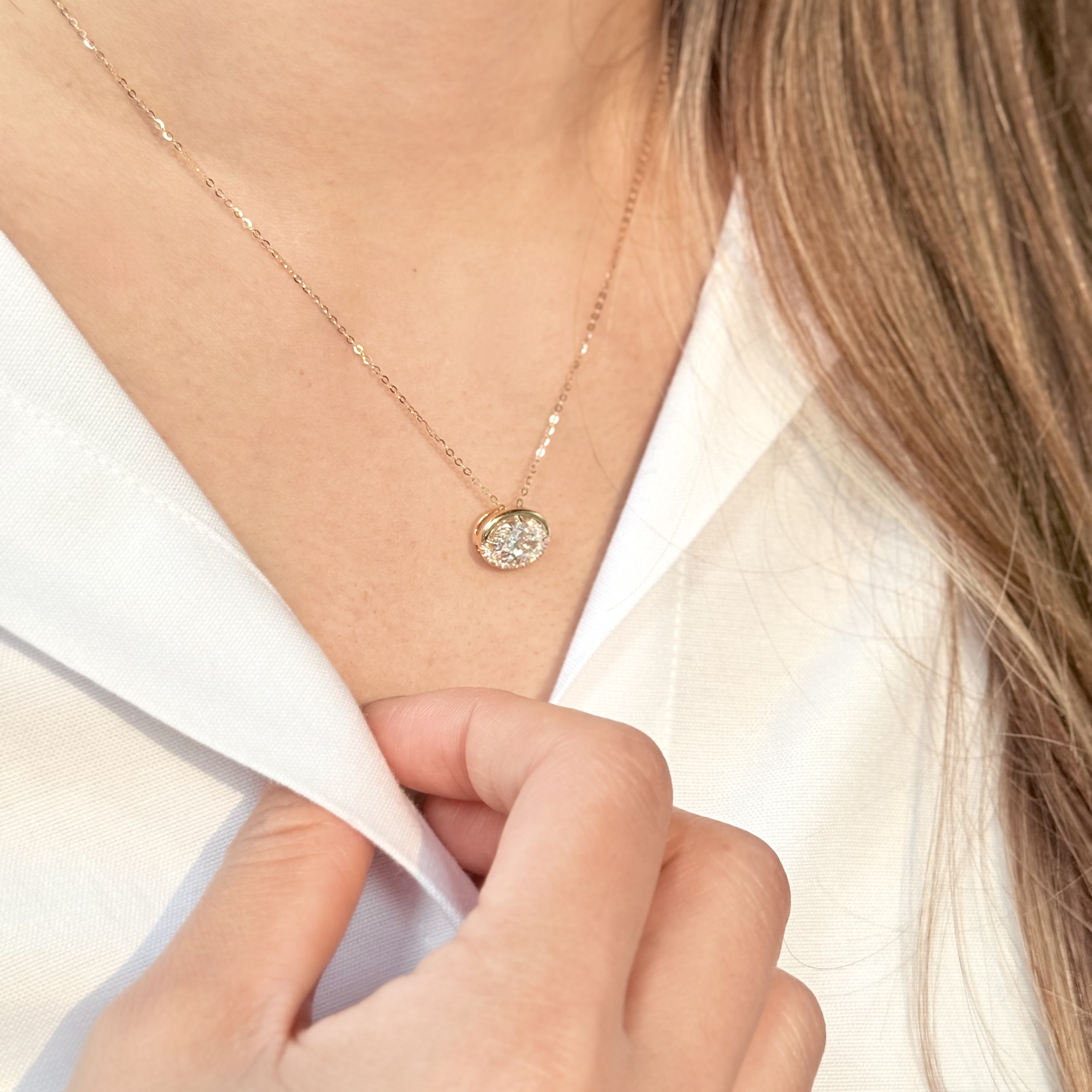 1.5卡橢圓形培育鑽石包鑲18K頸鏈