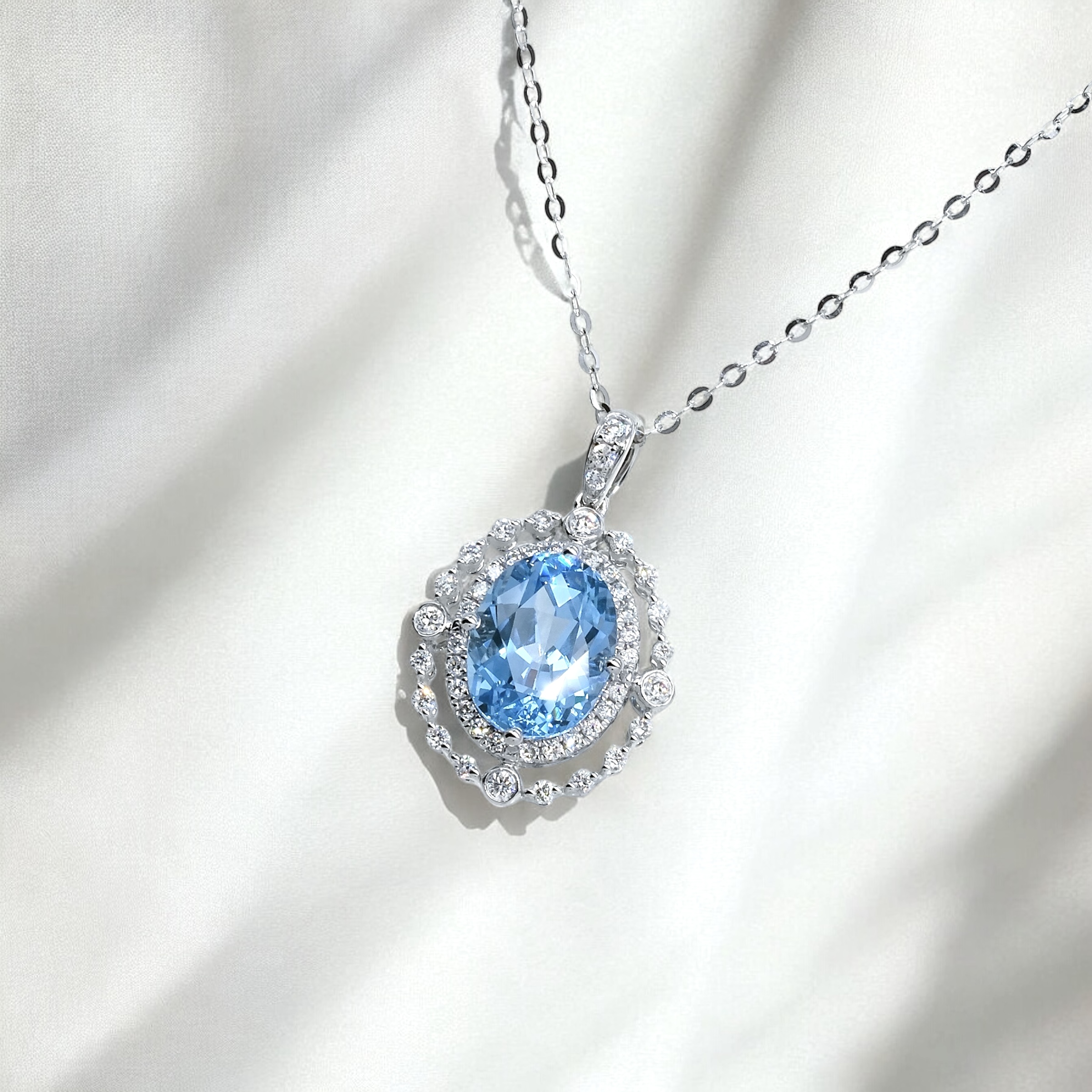 雙光環橢圓形培育寶石吊墜連18K頸鏈