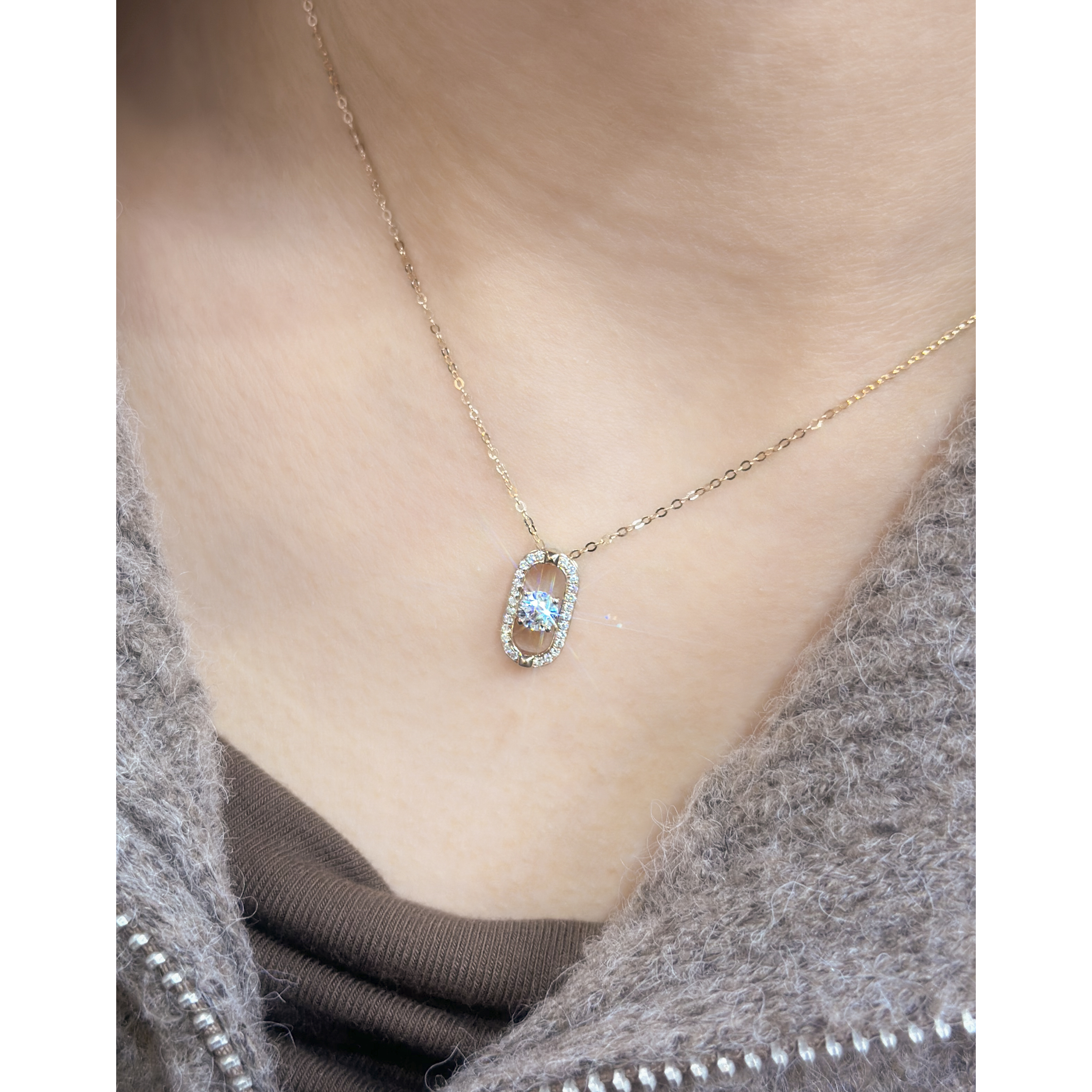 懸浮鑲嵌式圓形培育鑽石頸鏈