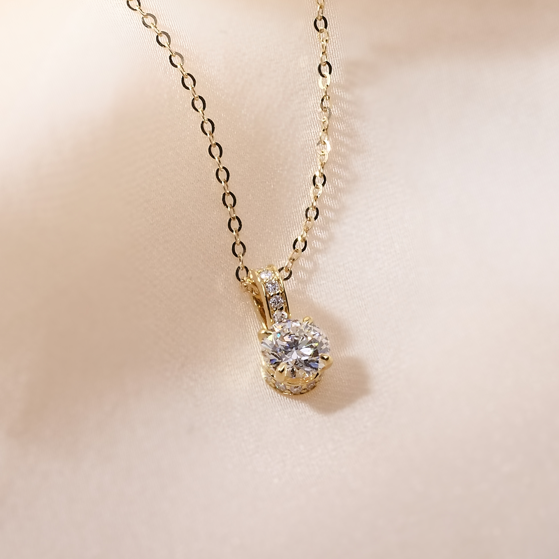 閃耀培育鑽石吊墜連18K頸鏈