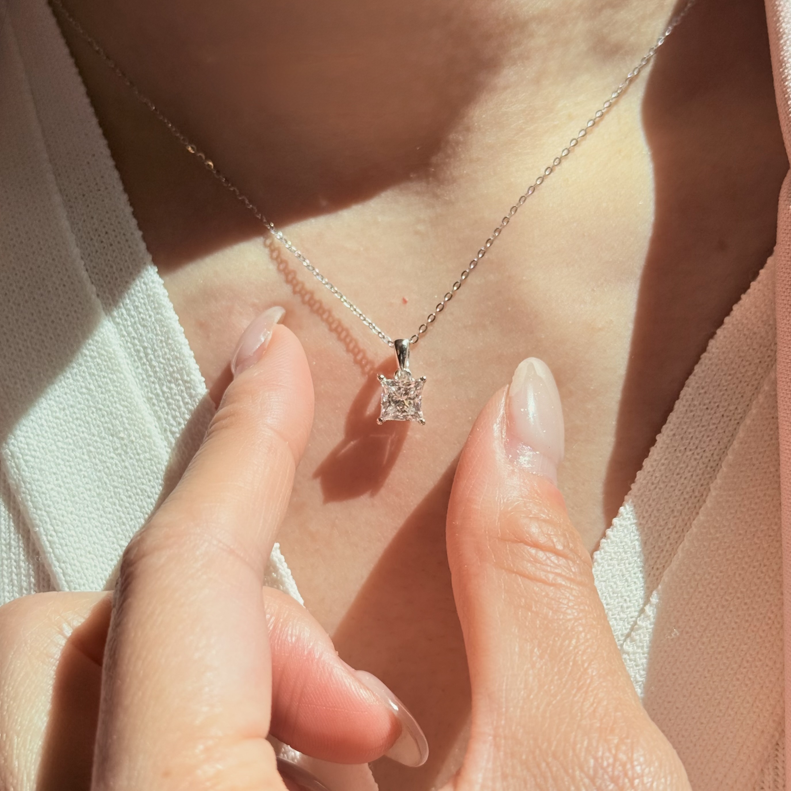 1卡公主方形培育鑽石吊墜連18K頸鏈