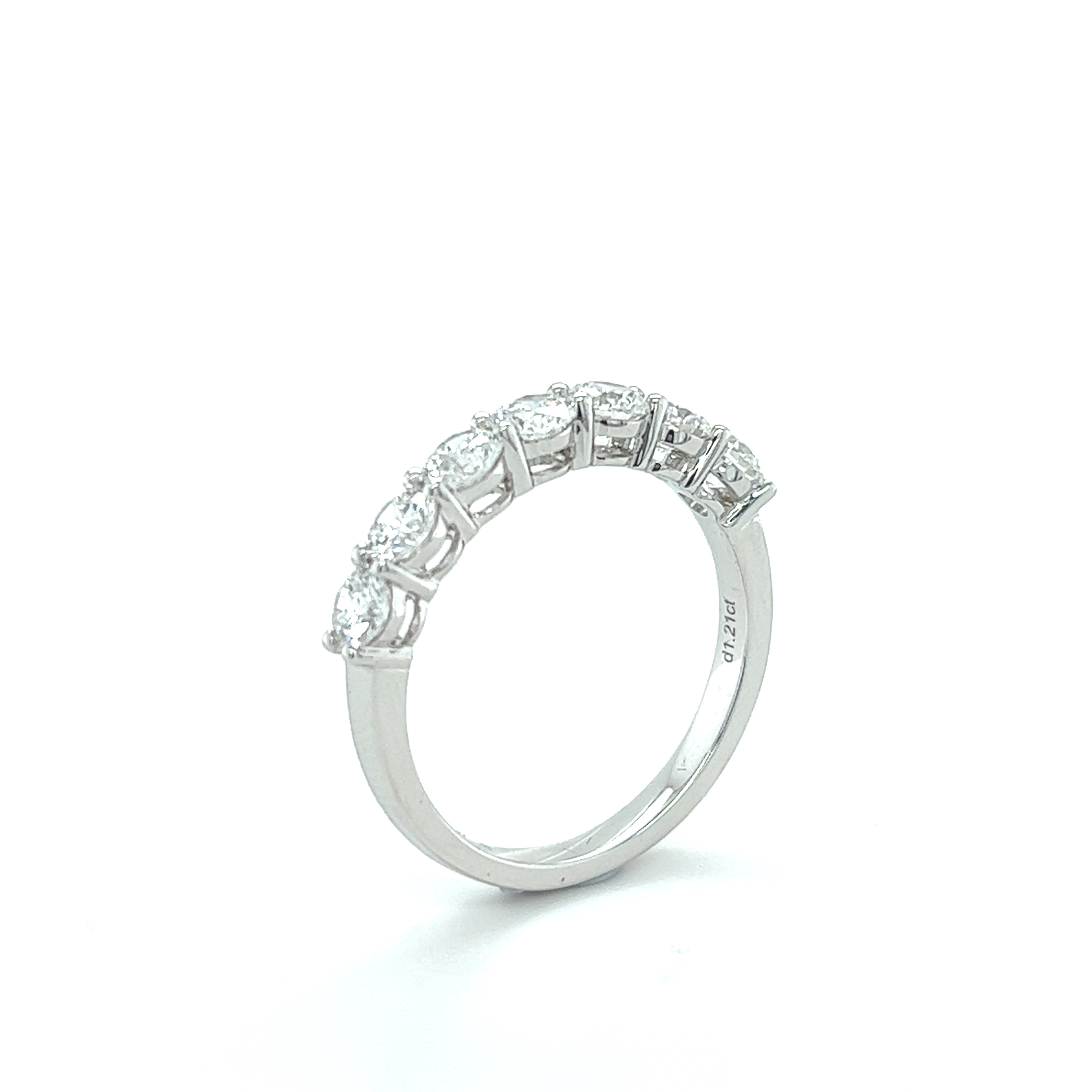 七粒圓形培育鑽石戒指 (共80份）