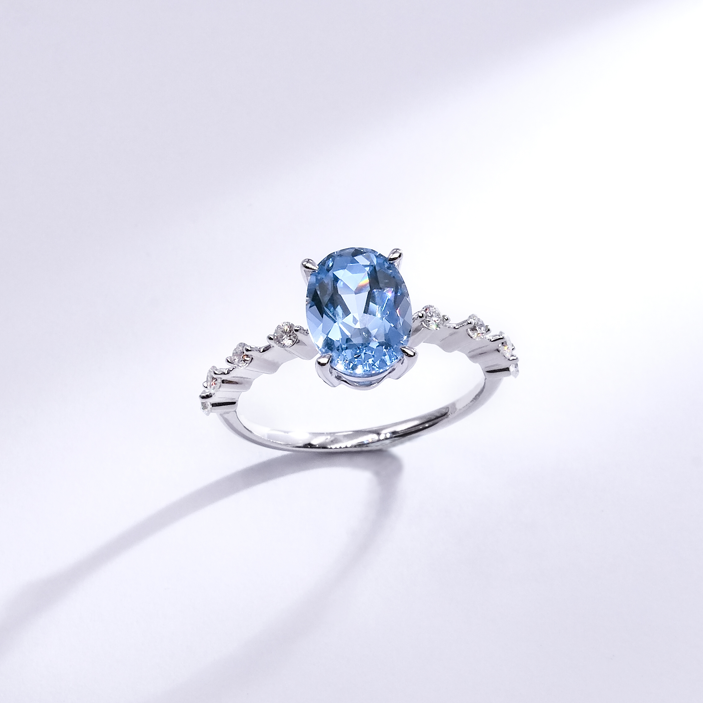 2.34ct 橢圓形托帕色尖晶石18K白金戒指 (附證書 524216338)