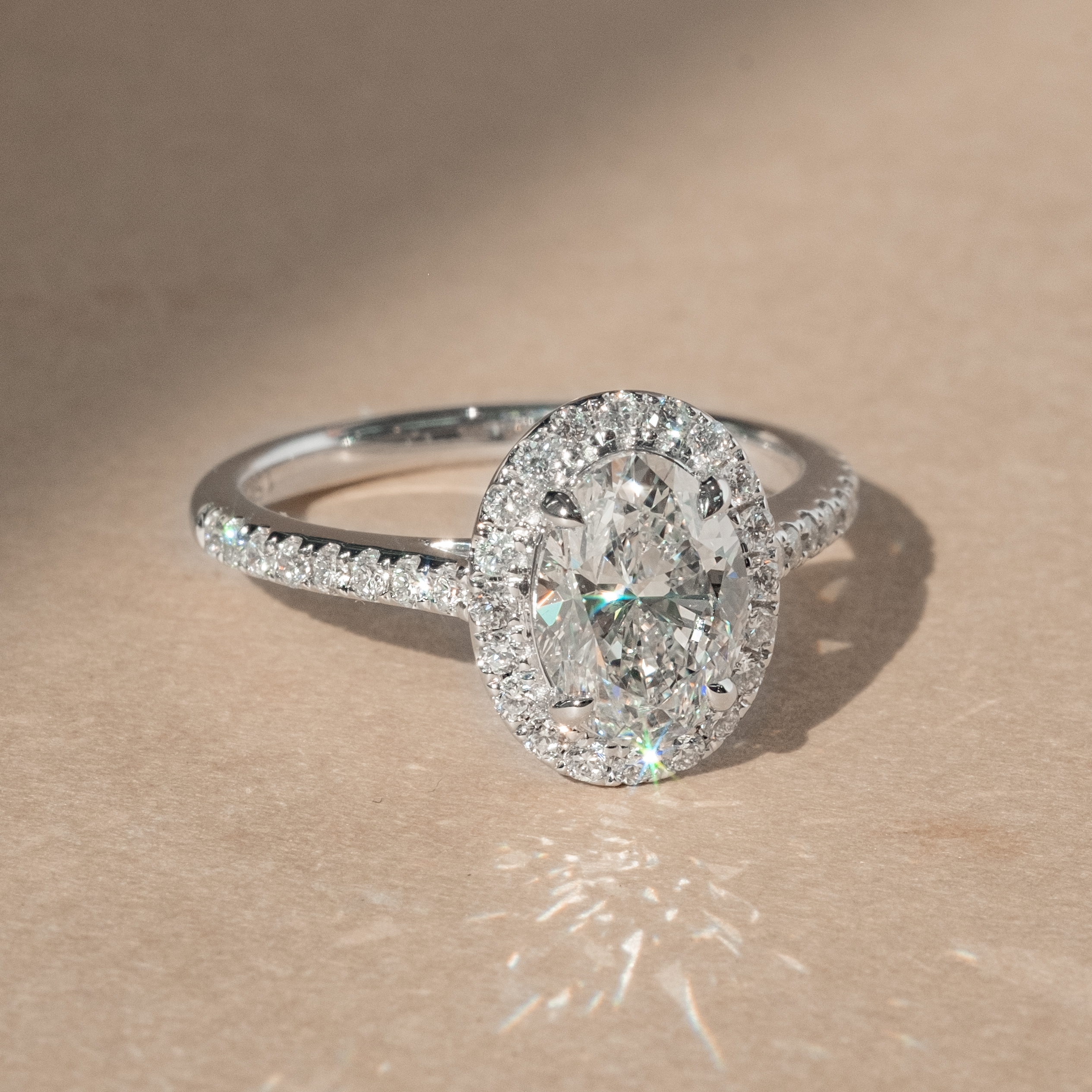 1.50ct D VVS2 橢圓形培育鑽石18K白金戒指 (附證書)