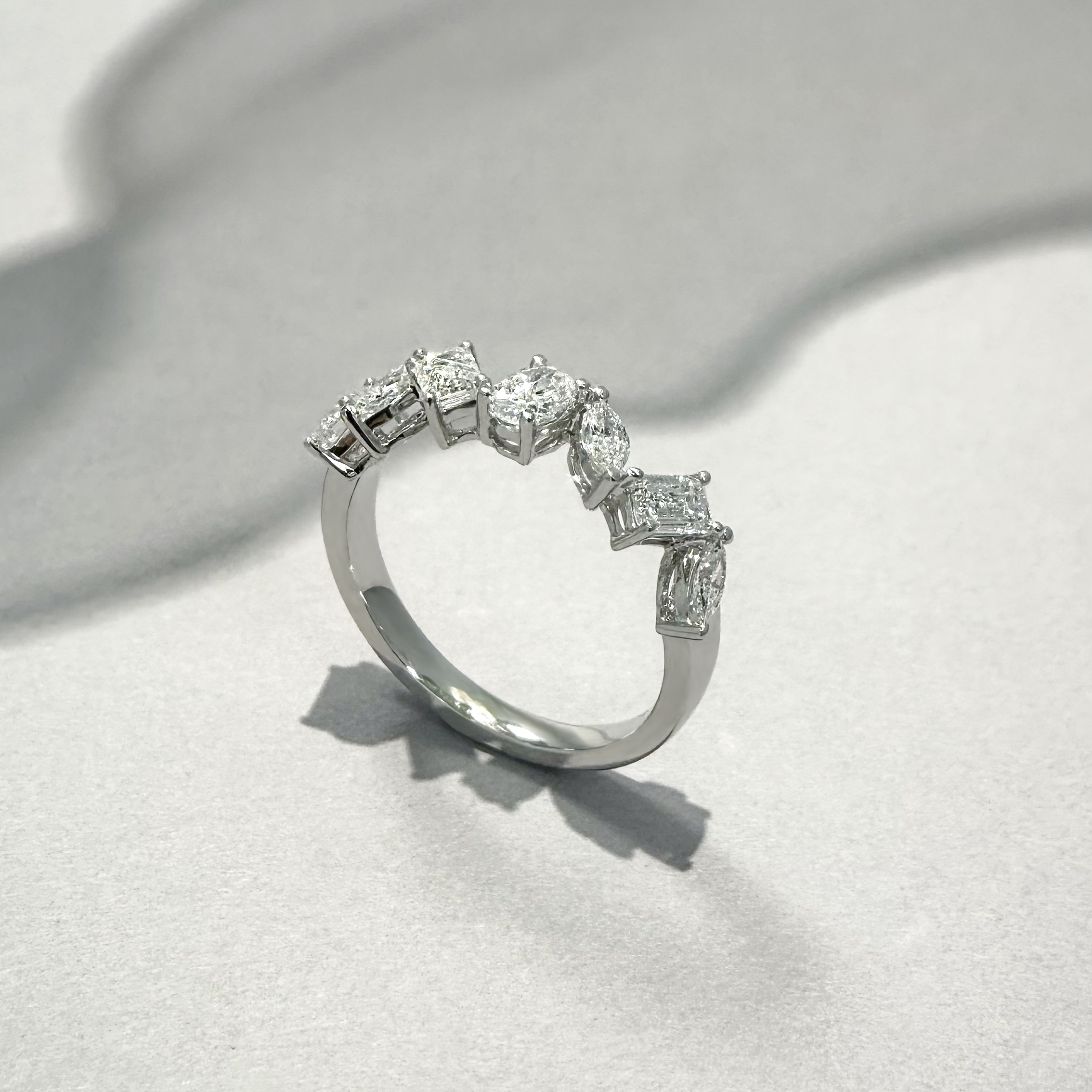 夢幻花式形狀培育鑽石戒指