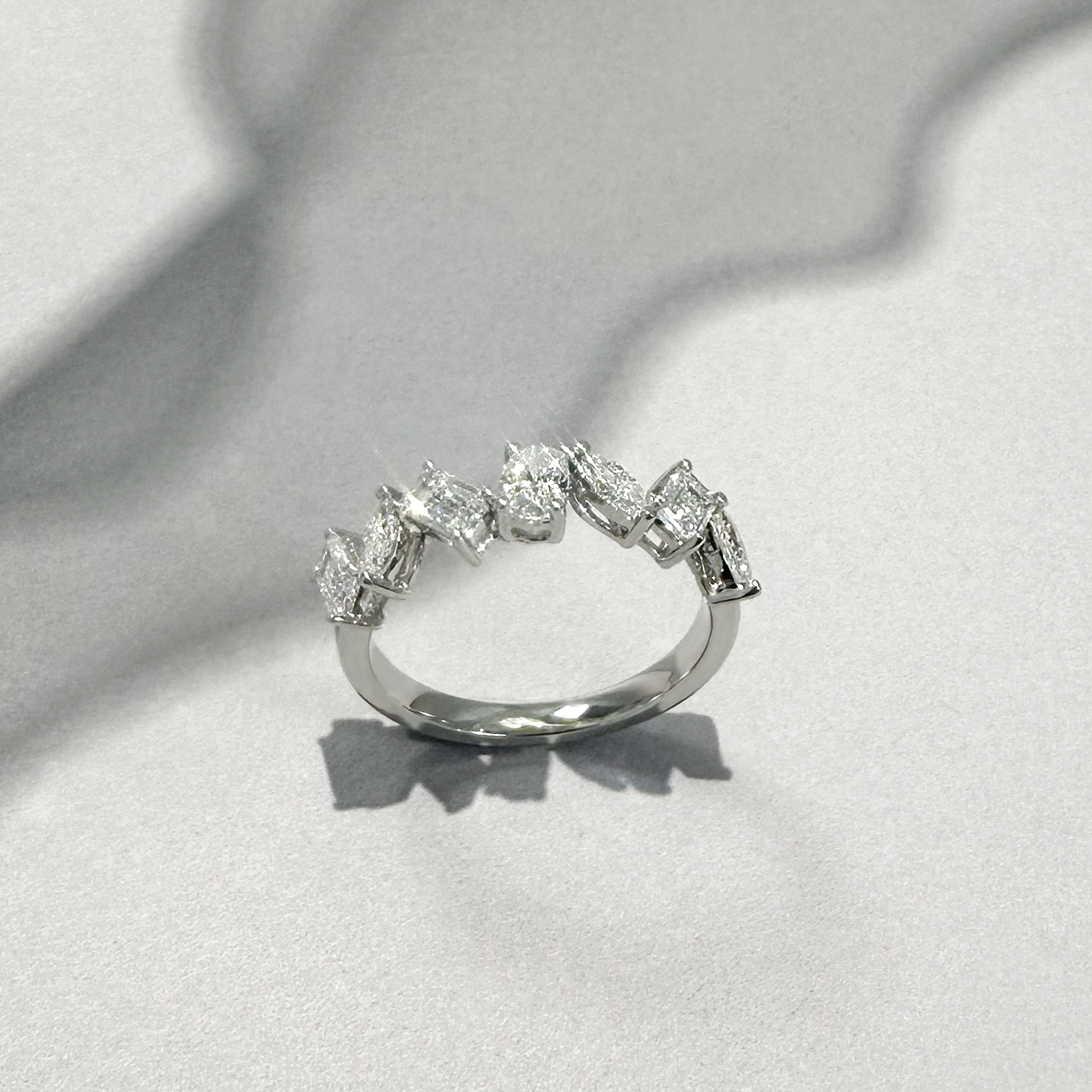 夢幻花式形狀培育鑽石戒指