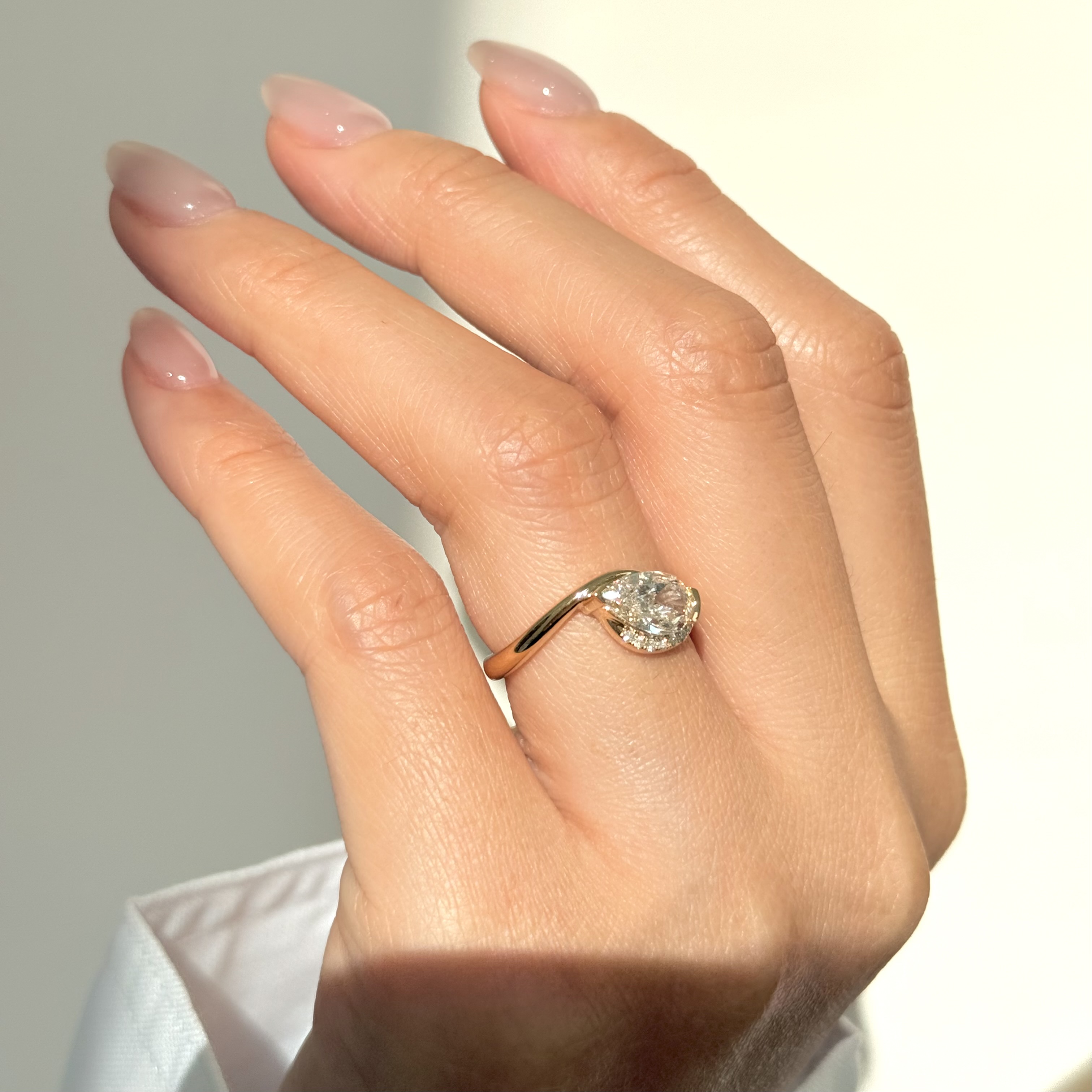 1.25ct E VS1 冰花切梨形培育鑽石18K黃金戒指