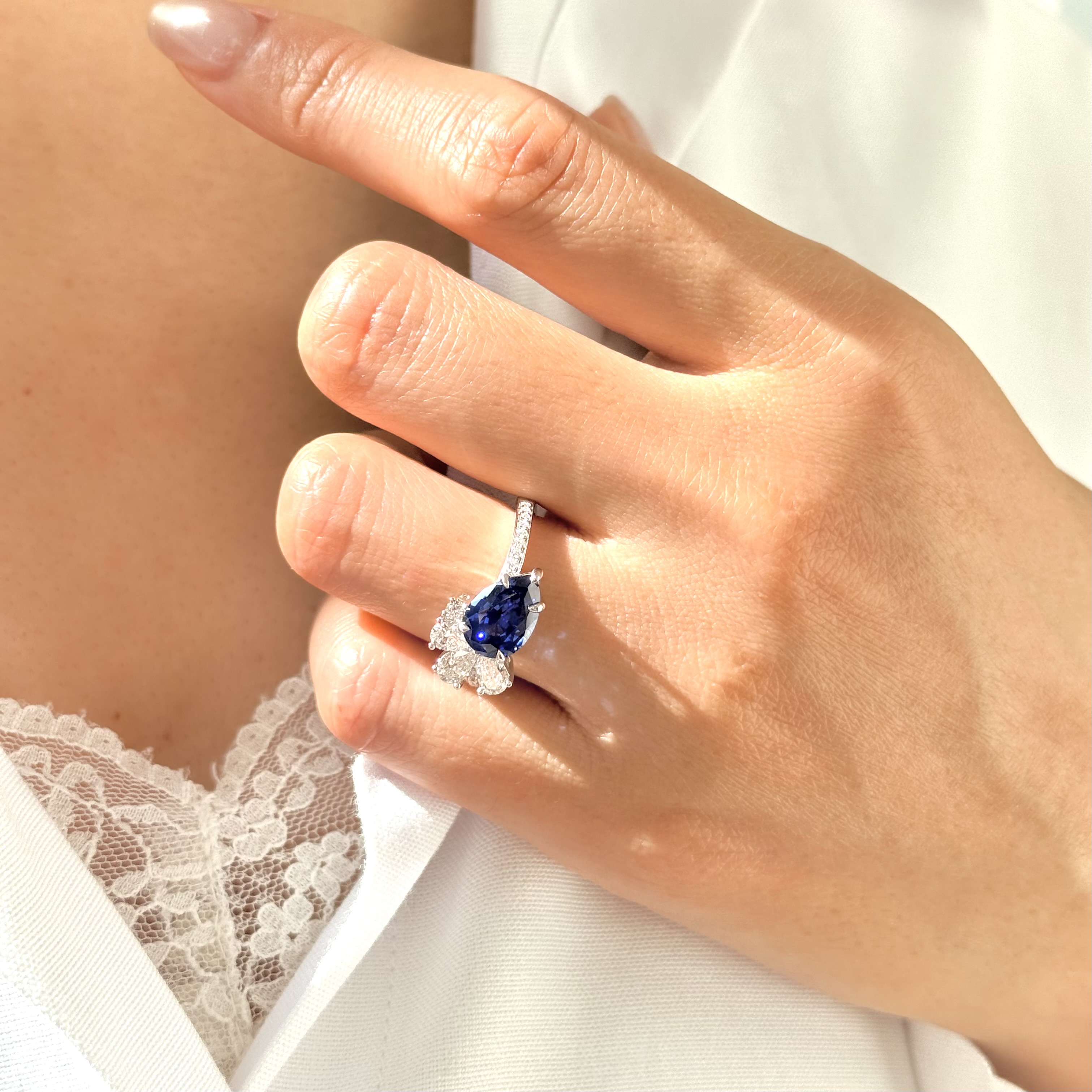 梨形培育寶石蝶夢戒指