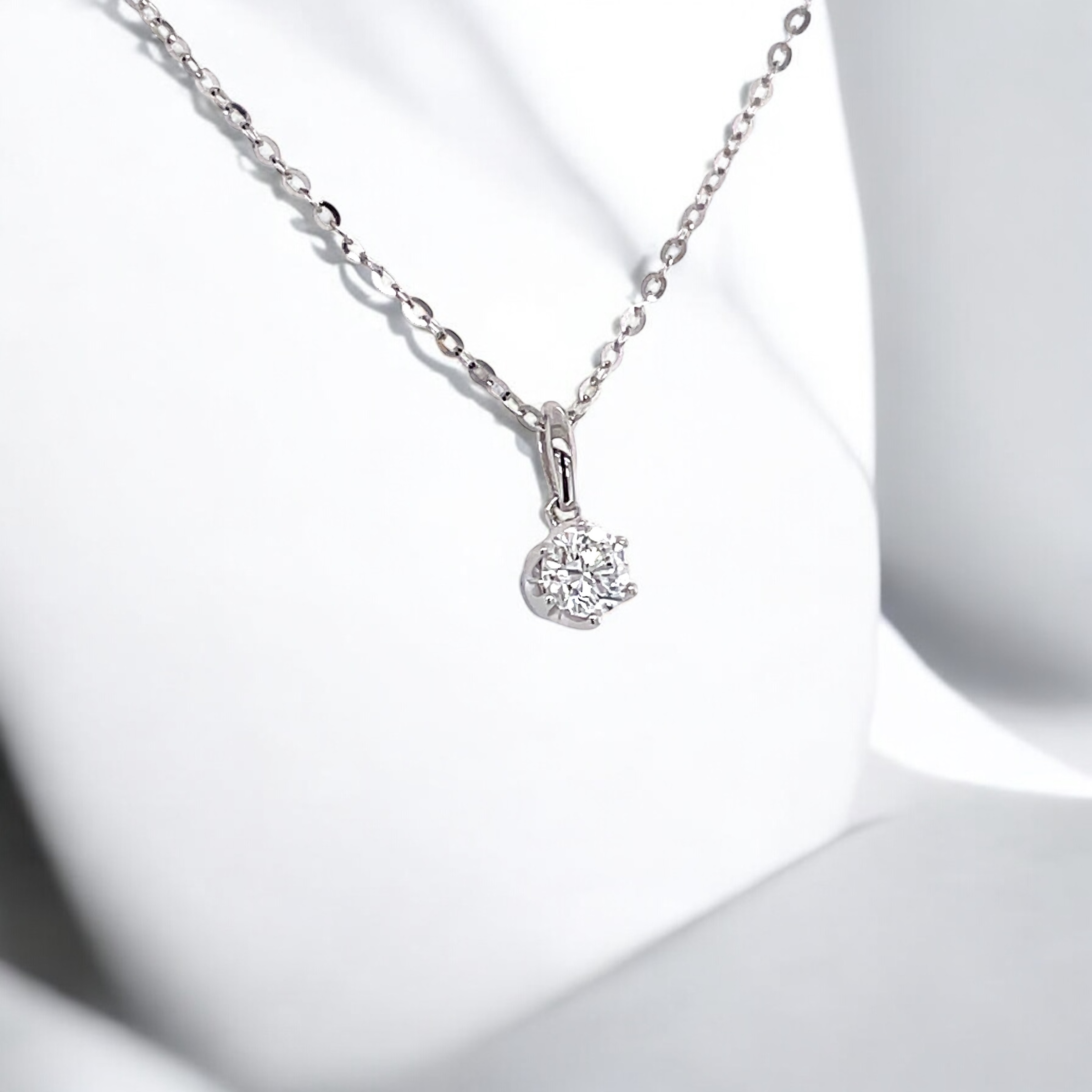 經典六爪吊墜連18K頸鏈 (0.3ct)