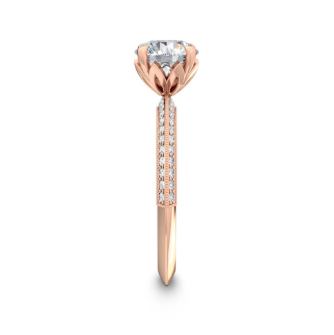 經典四爪單鑽戒指，Haibisukasu 系列花形底托設計，象徵熱忱與新的戀情。