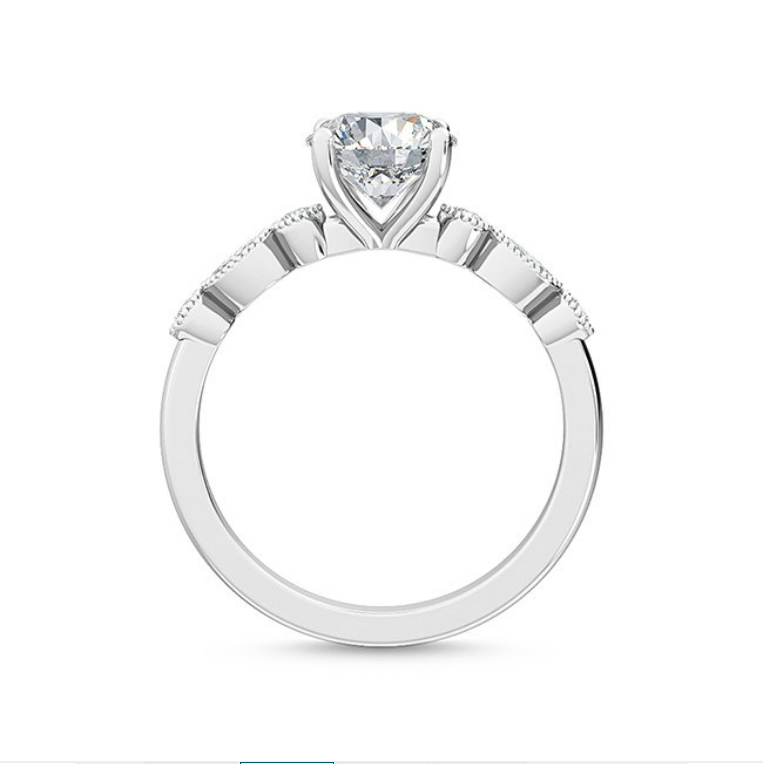 向日葵鑽戒細部特寫，精細珠邊環繞底座，放大主鑽火彩的復古設計。