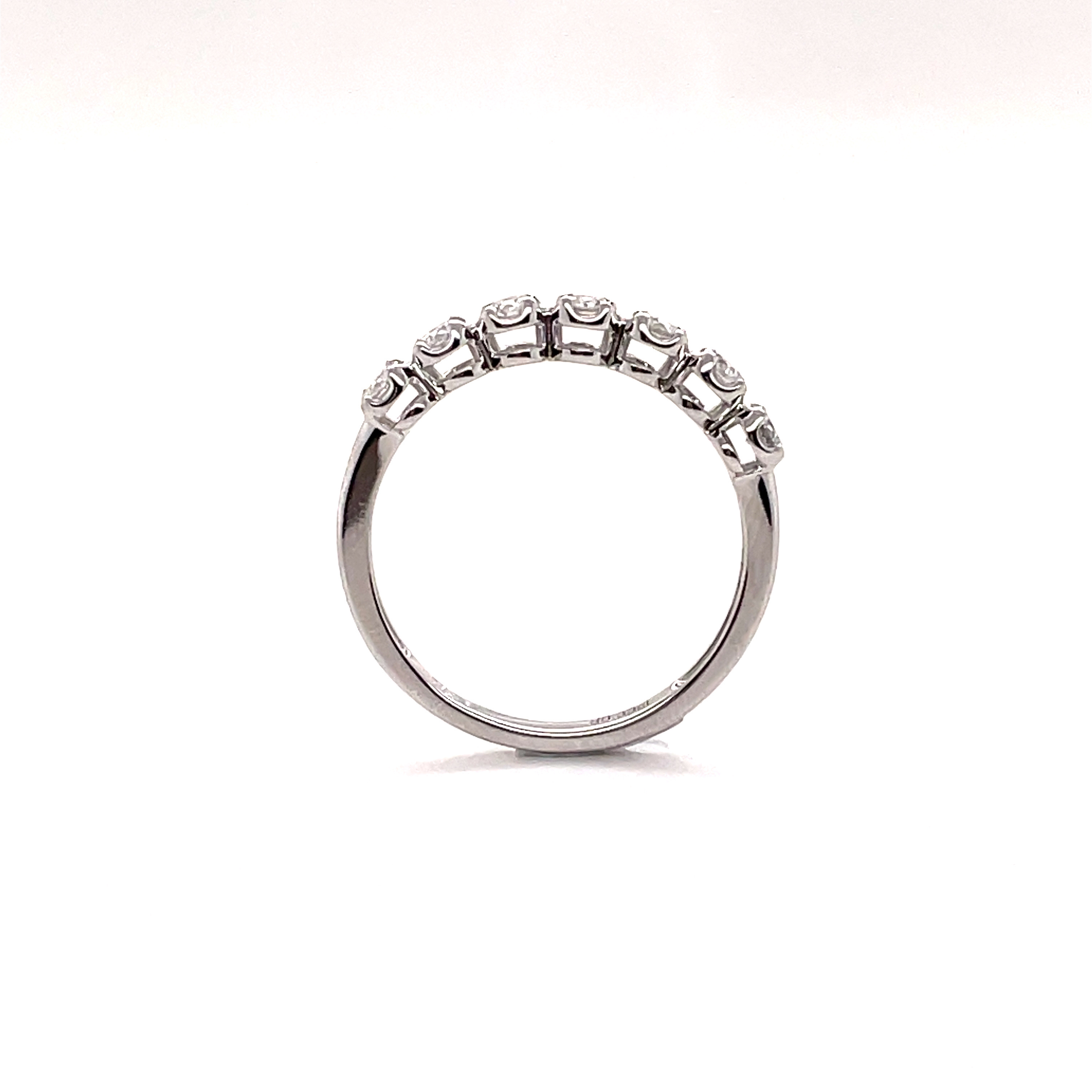 七粒法式培育鑽石戒指