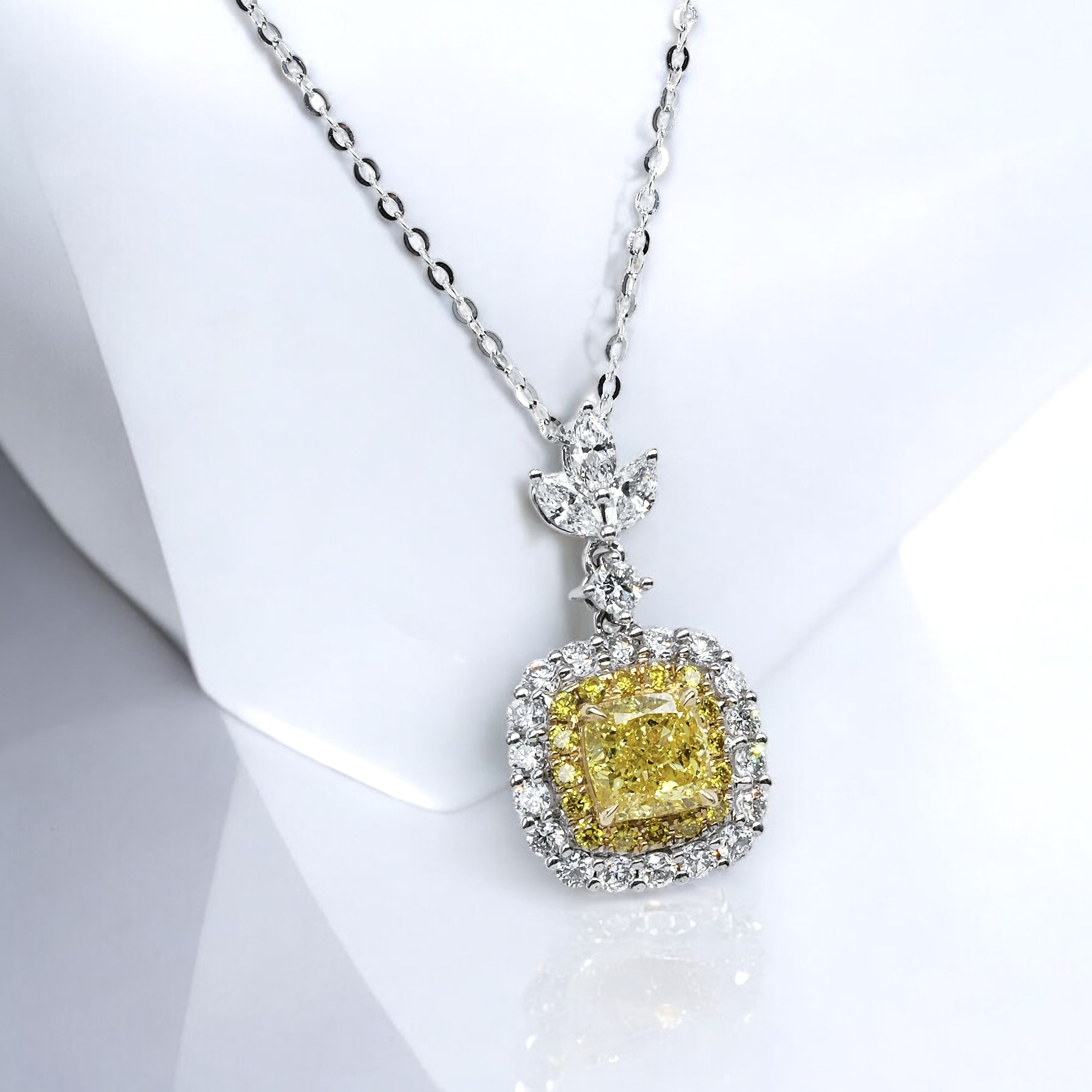 1.02ct VVS2 枕形培育黃鑽18K白黃金頸鏈 (附證書)