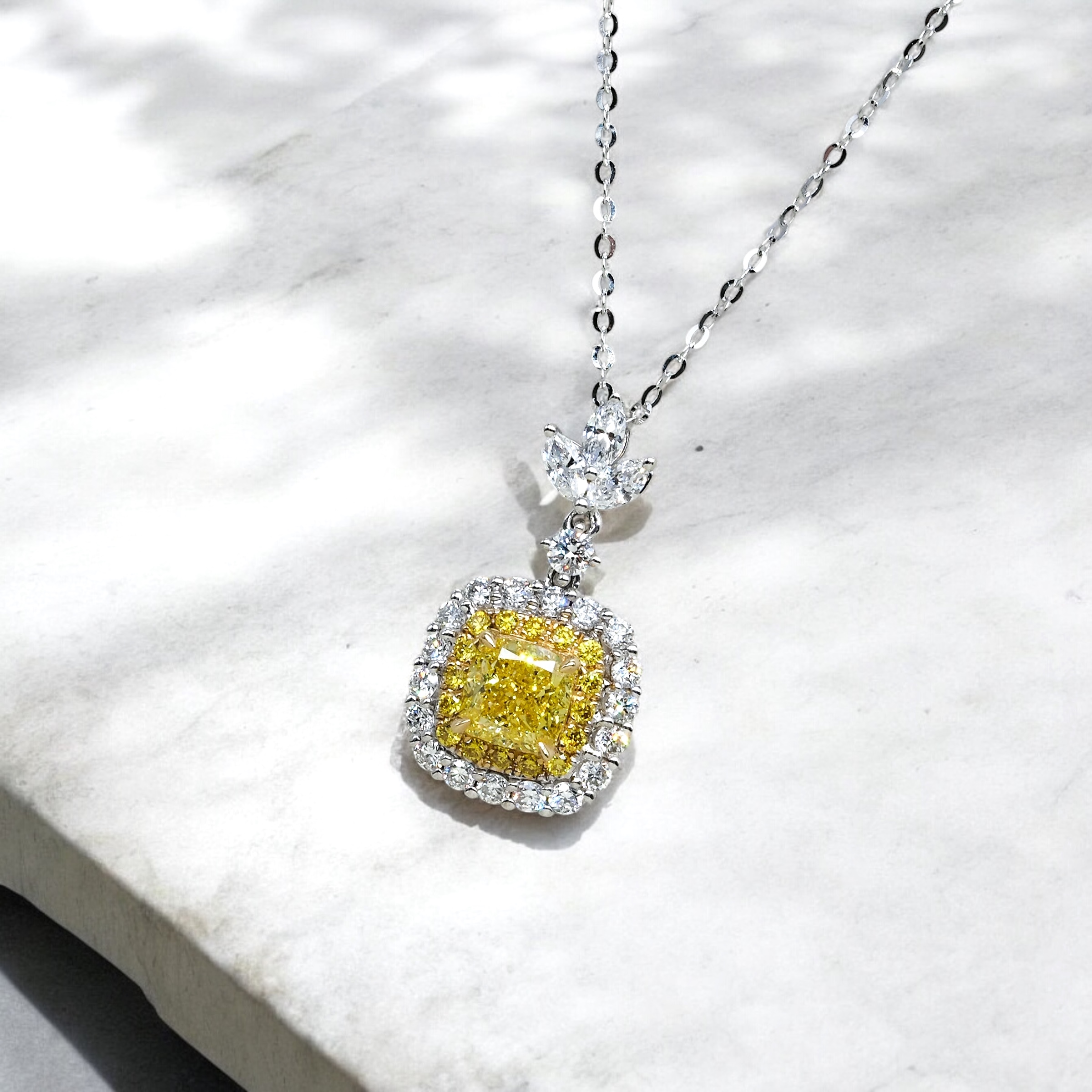 1.02ct VVS2 枕形培育黃鑽18K白黃金頸鏈 (附證書)