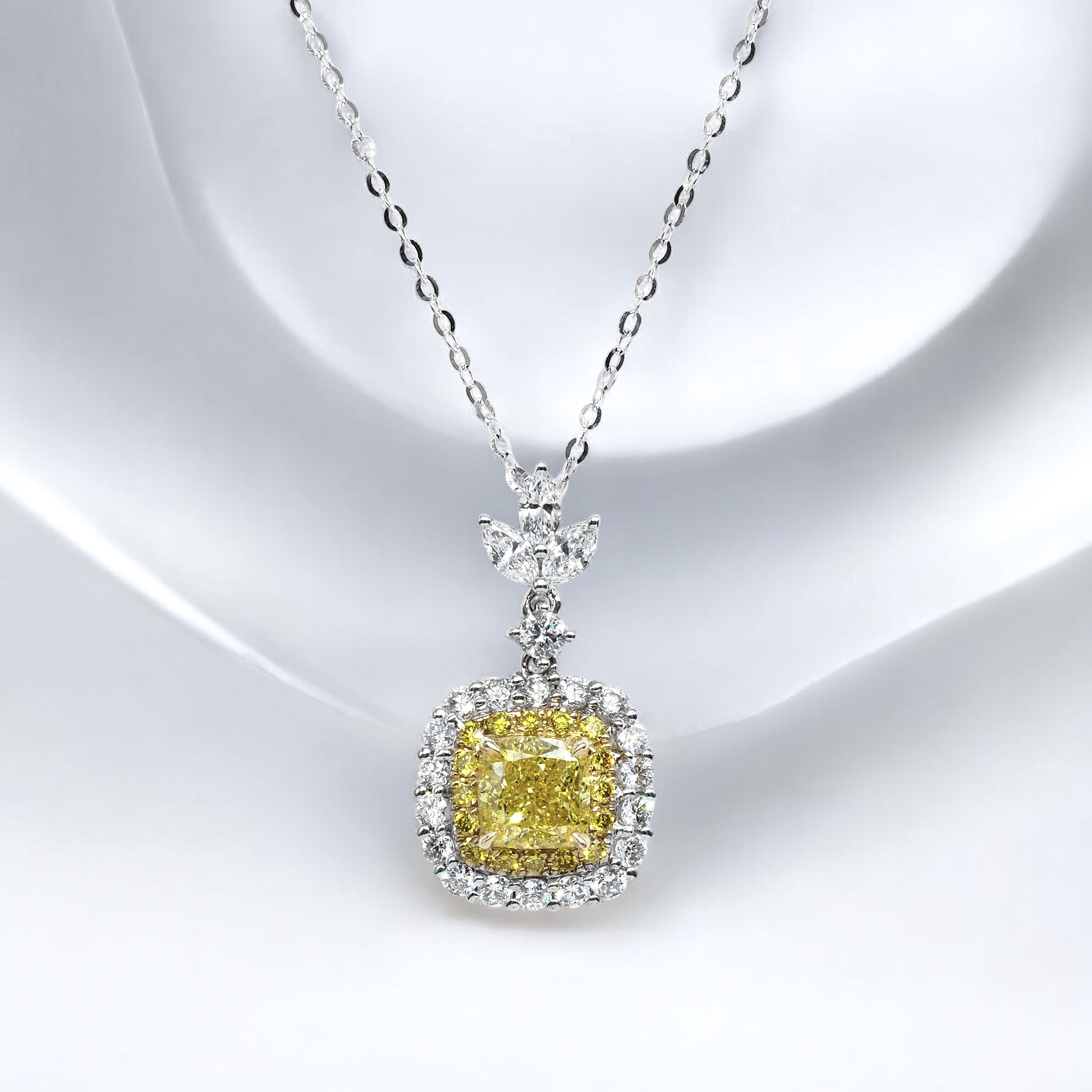 1.02ct VVS2 枕形培育黃鑽18K白黃金頸鏈 (附證書)