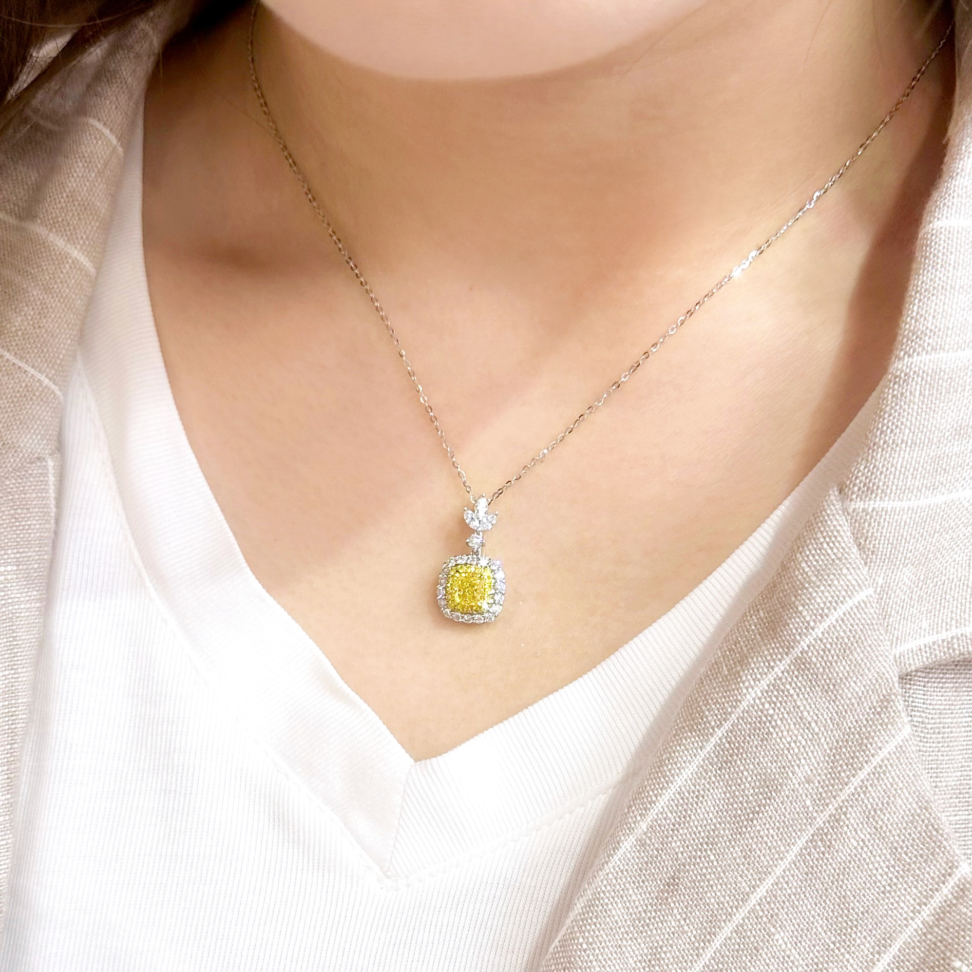 1.02ct VVS2 枕形培育黃鑽18K白黃金頸鏈 (附證書)