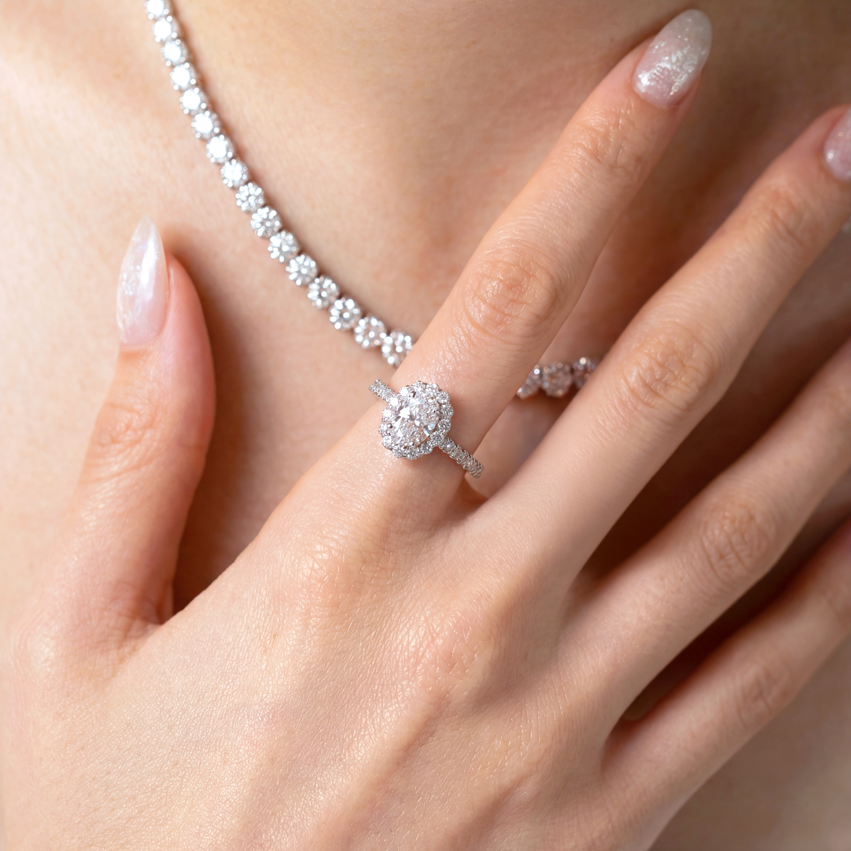 1.00ct D VVS2 教堂式圍鑲橢圓形培育鑽石18K白金戒指 (附IGI證書)