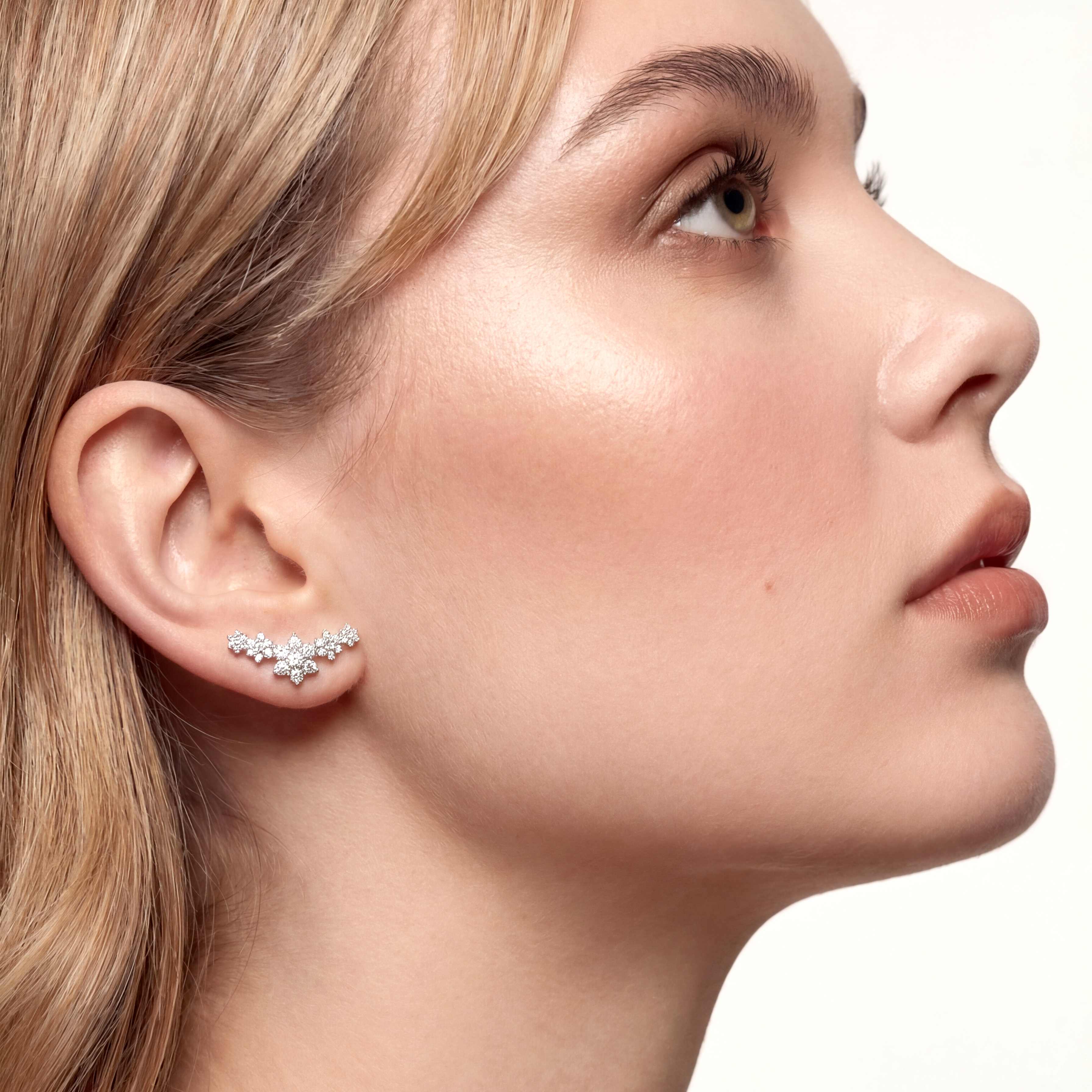 閃耀星簇 18K 金耳爬式培育鑽石耳環