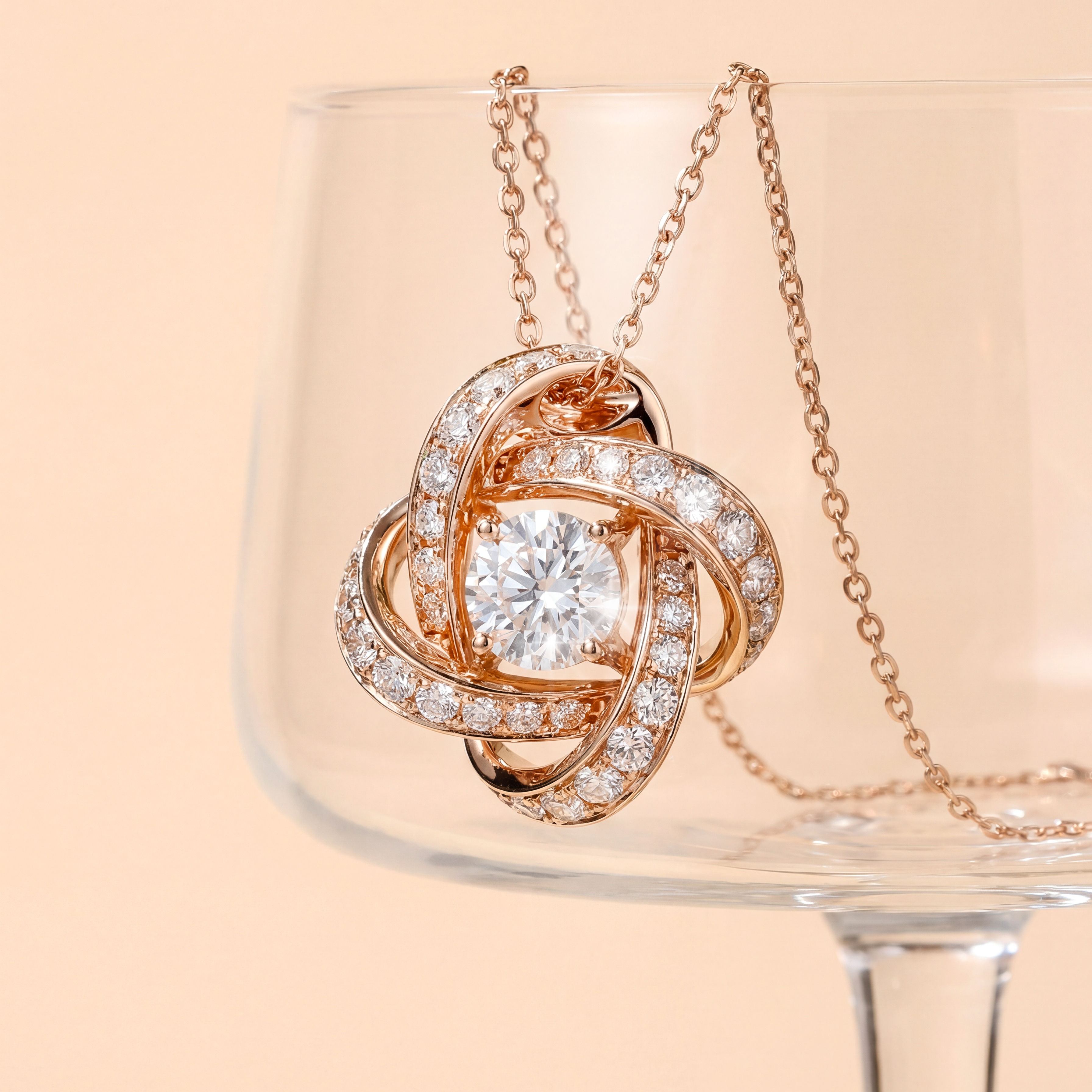 永恆花結設計 1ct 培育鑽石頸鏈，IGI 證書認證，18K 白金鑲嵌，象徵永恆連結的週年紀念或婚禮禮物。