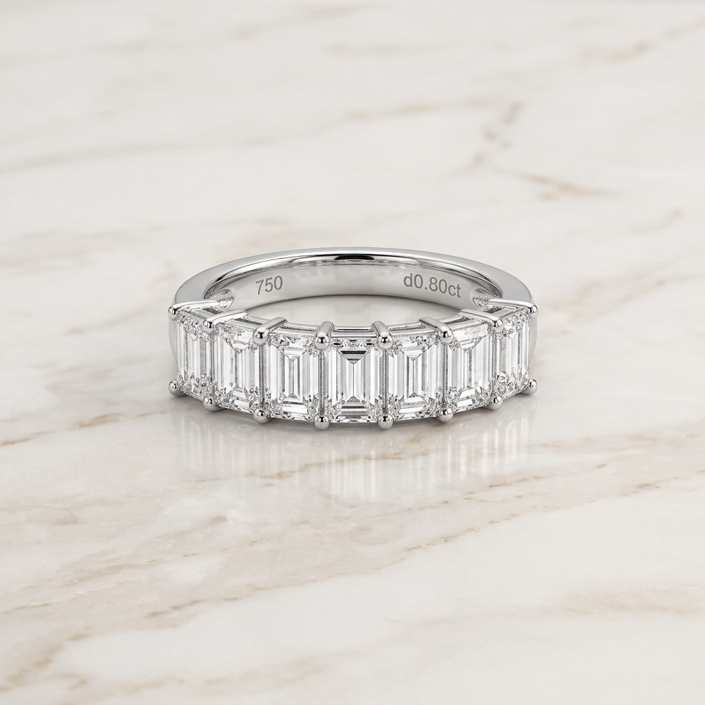 七粒祖母綠形培育鑽石戒指 (共80份）