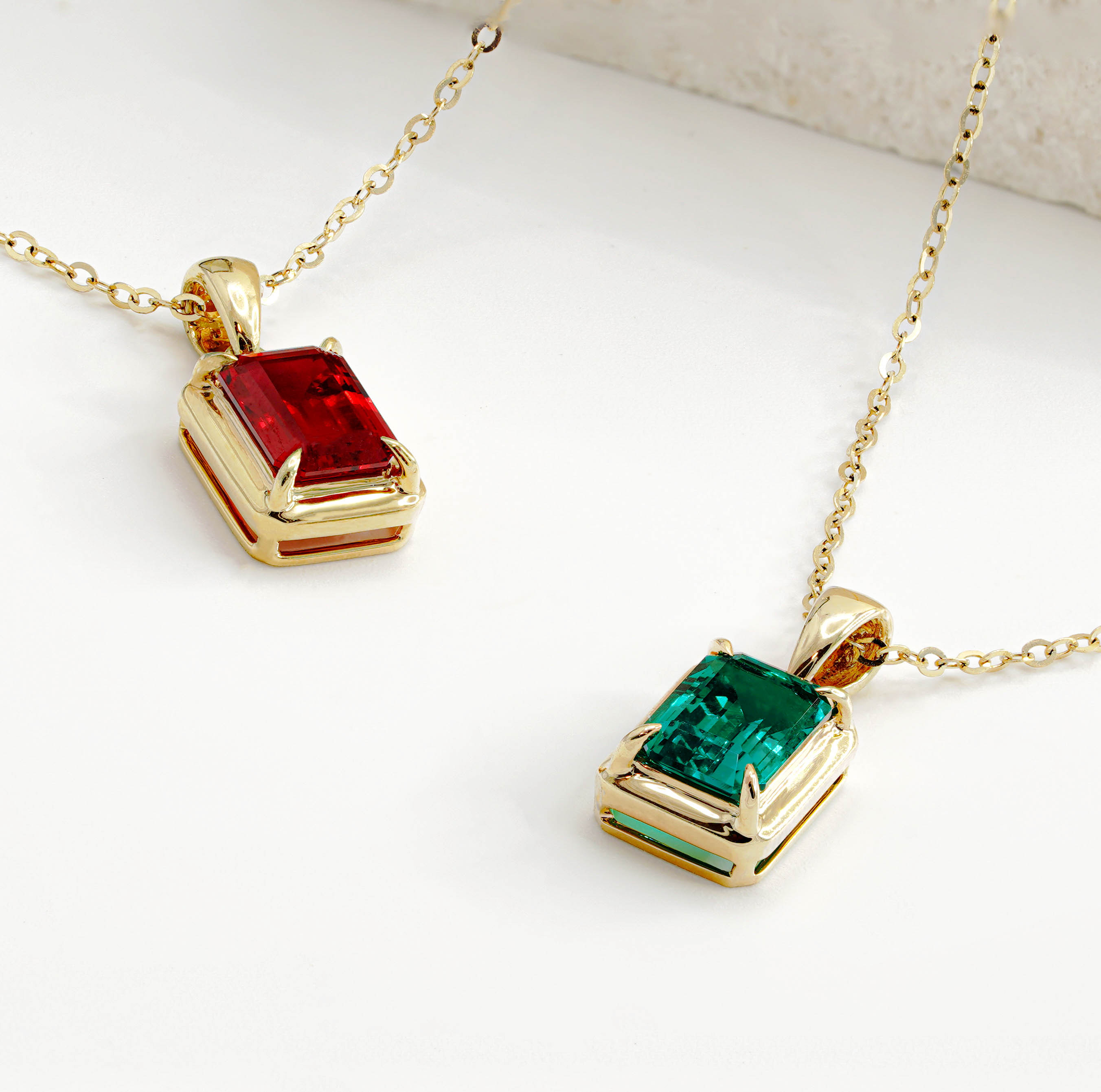 復古祖母綠形培育寶石吊墜連18K頸鏈