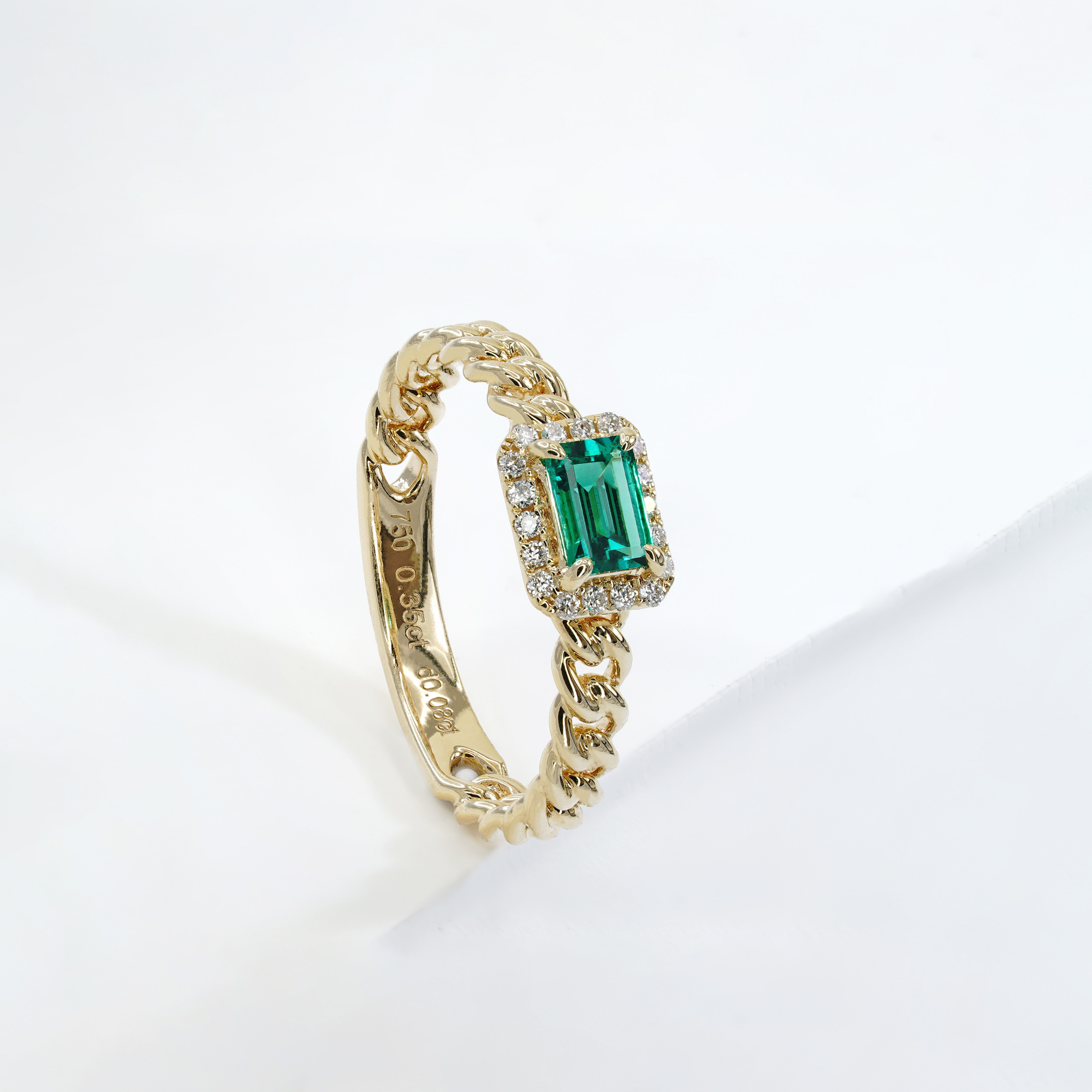 圍鑽祖母綠形培育寶石古巴戒指 (幼身款）