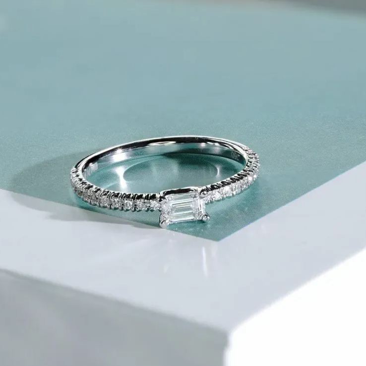 精緻花式形狀培育鑽石戒指