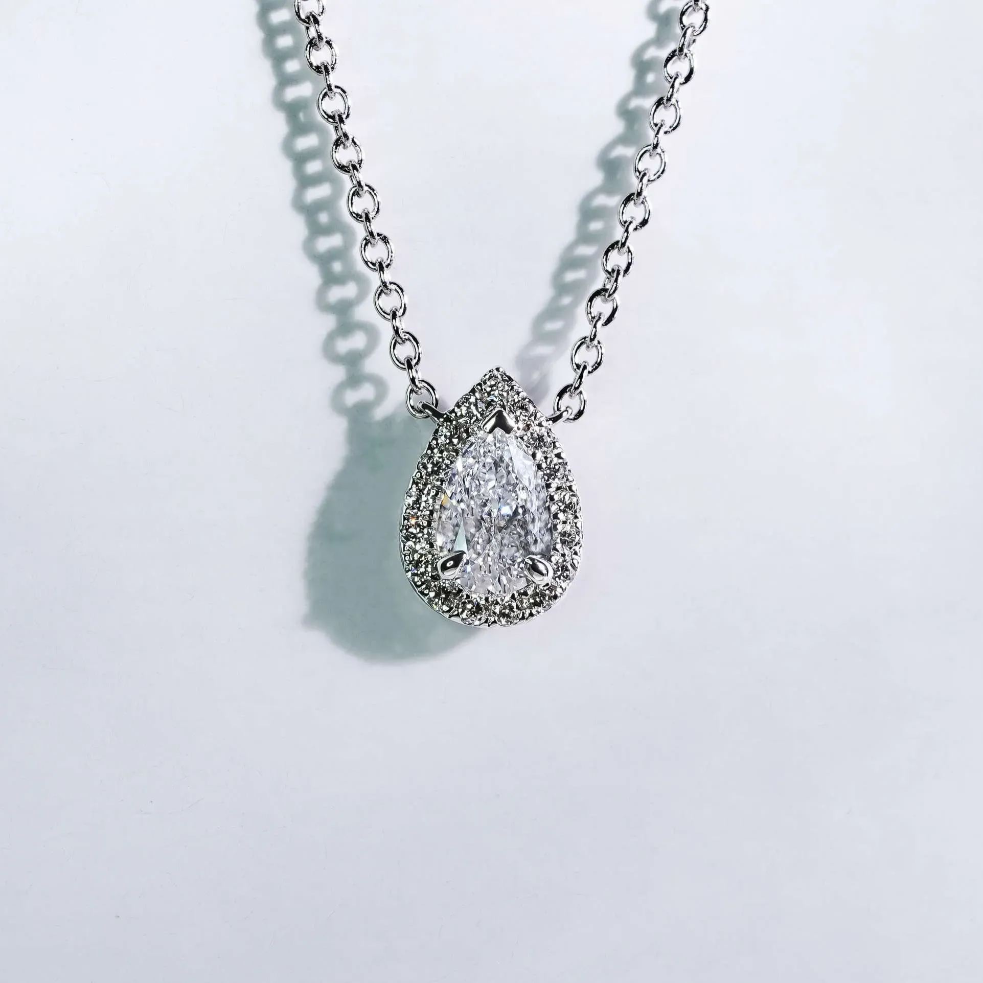 圍鑽梨形培育鑽石頸鏈