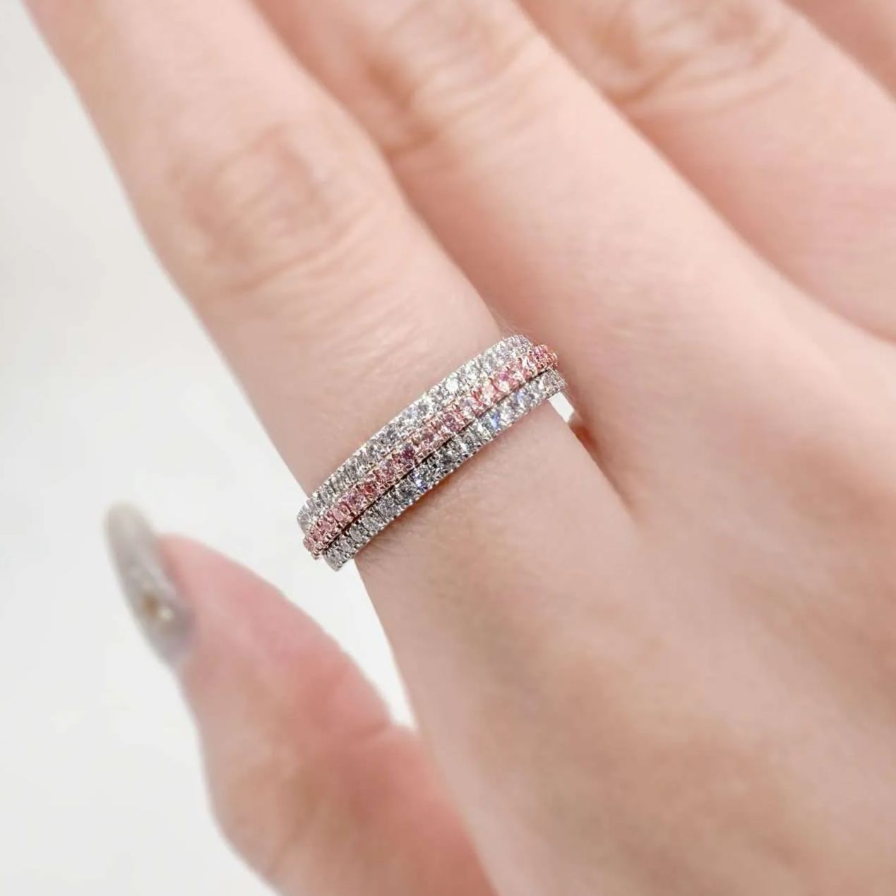 三排培育粉鑽戒指