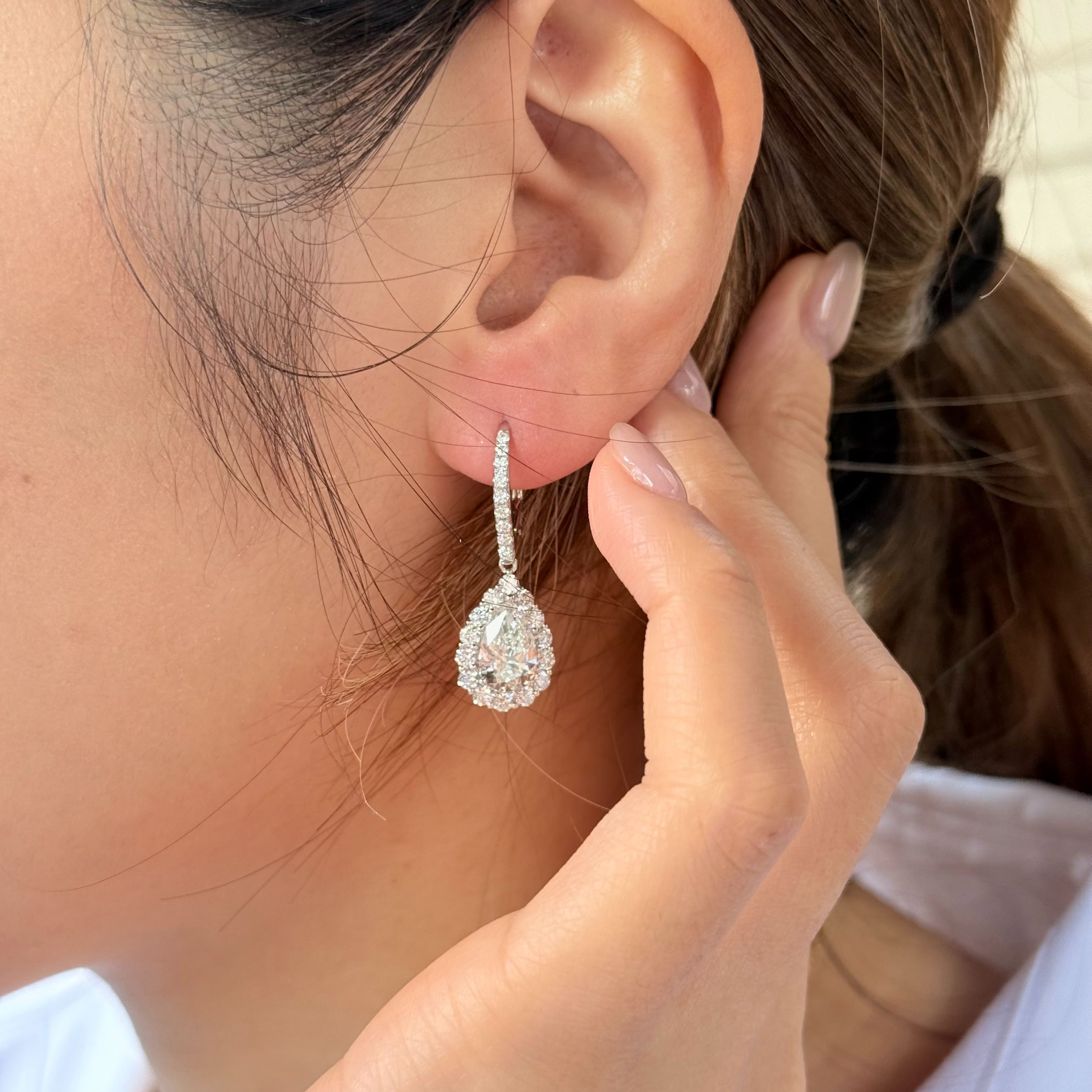 梨形培育鑽石光環垂墜耳環