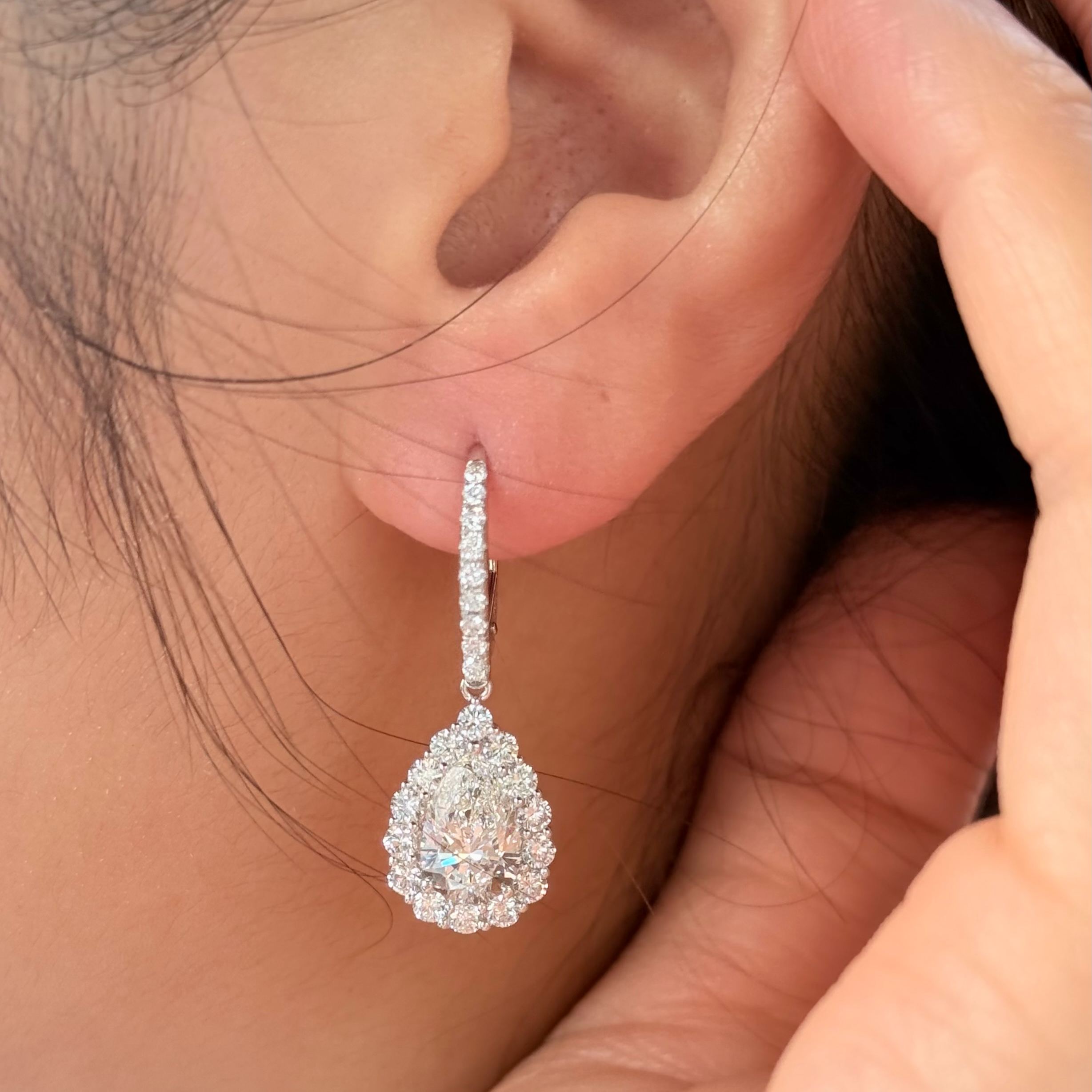 梨形培育鑽石光環垂墜耳環