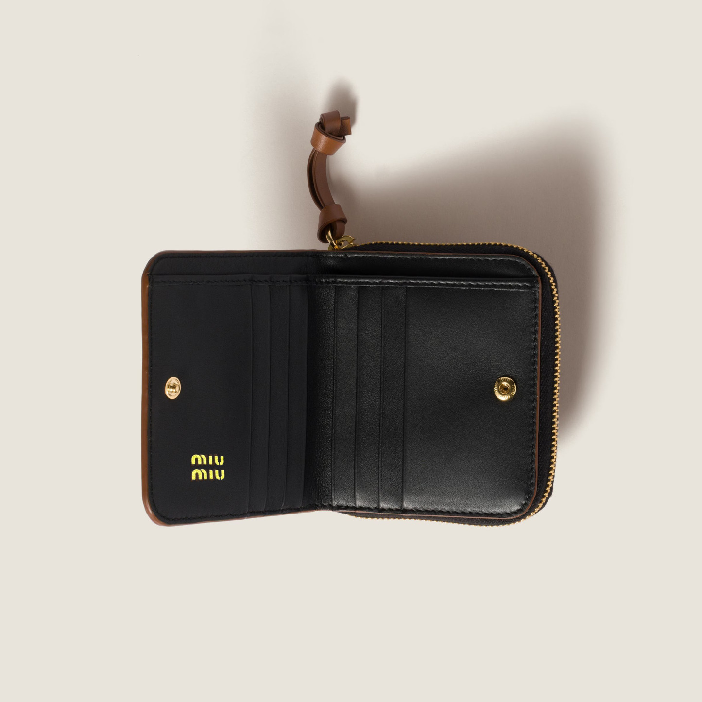 ミュウミュウ（MIU MIU） スモール レザーウォレット（ 財布） カラー